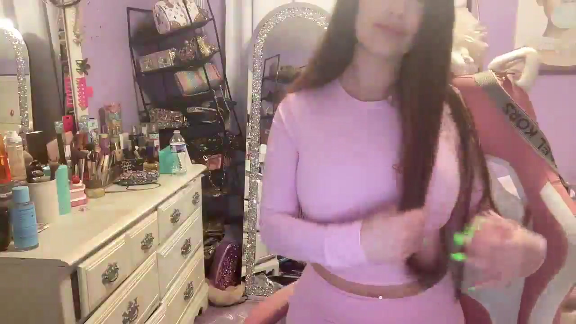Gallery image thumbnail from Angel_baby124's myfreecams stream on, 06/03/2025, 16:16 image 2 of 20