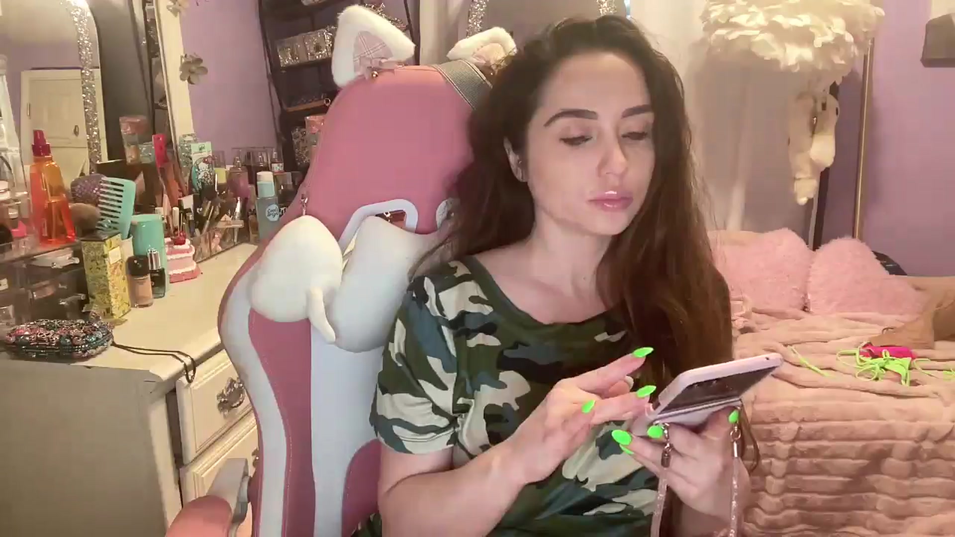 Gallery image thumbnail from Angel_baby124's myfreecams stream on, 06/23/2025, 15:50 image 19 of 20