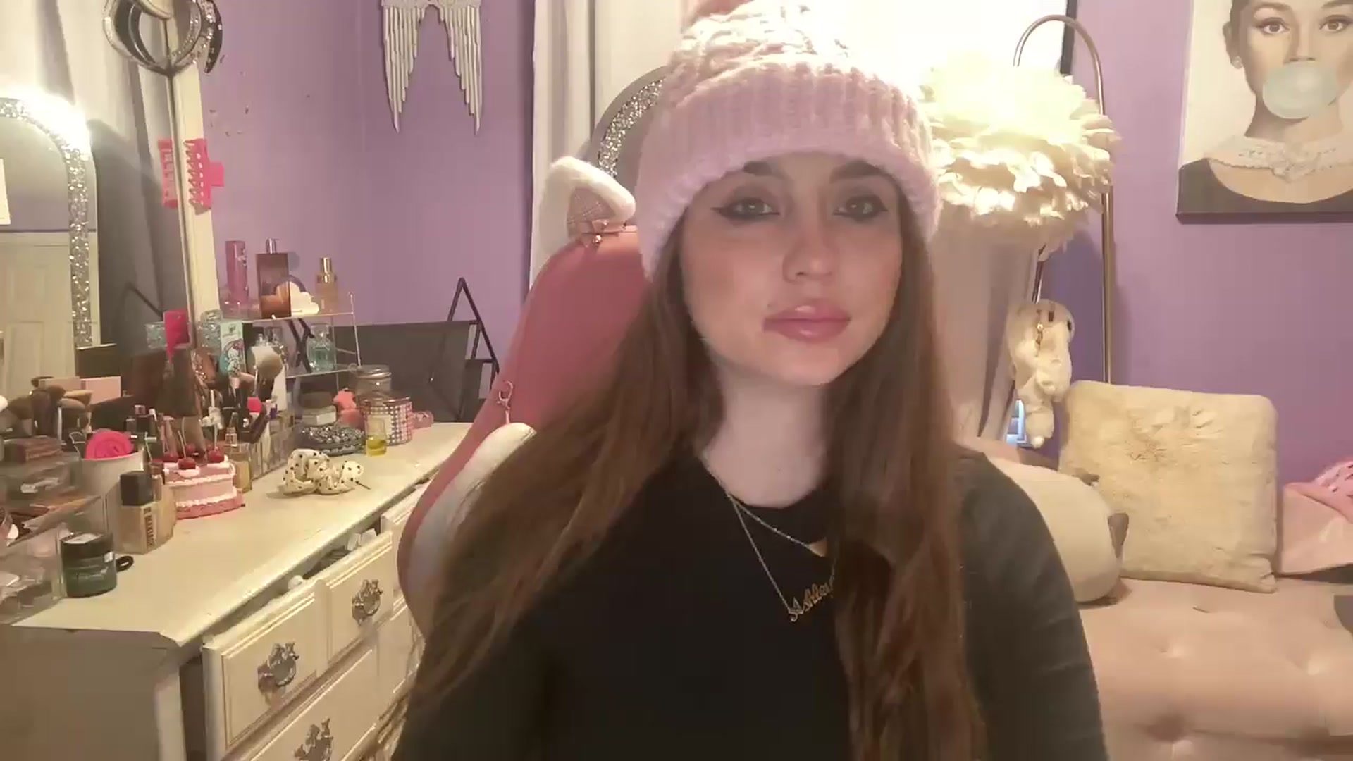 Gallery image thumbnail from Angel_baby124's myfreecams stream on, 01/13/2026, 16:14 image 6 of 20