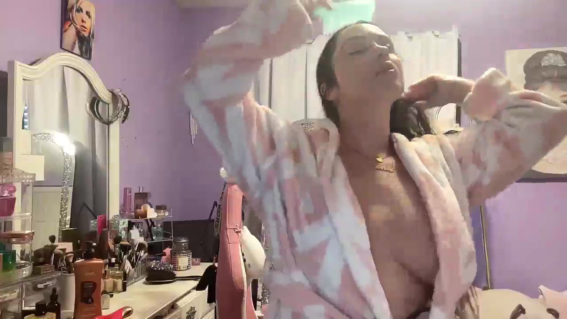 Gallery image thumbnail from Angel_baby124's myfreecams stream on, 01/22/2026, 17:09 image 16 of 20