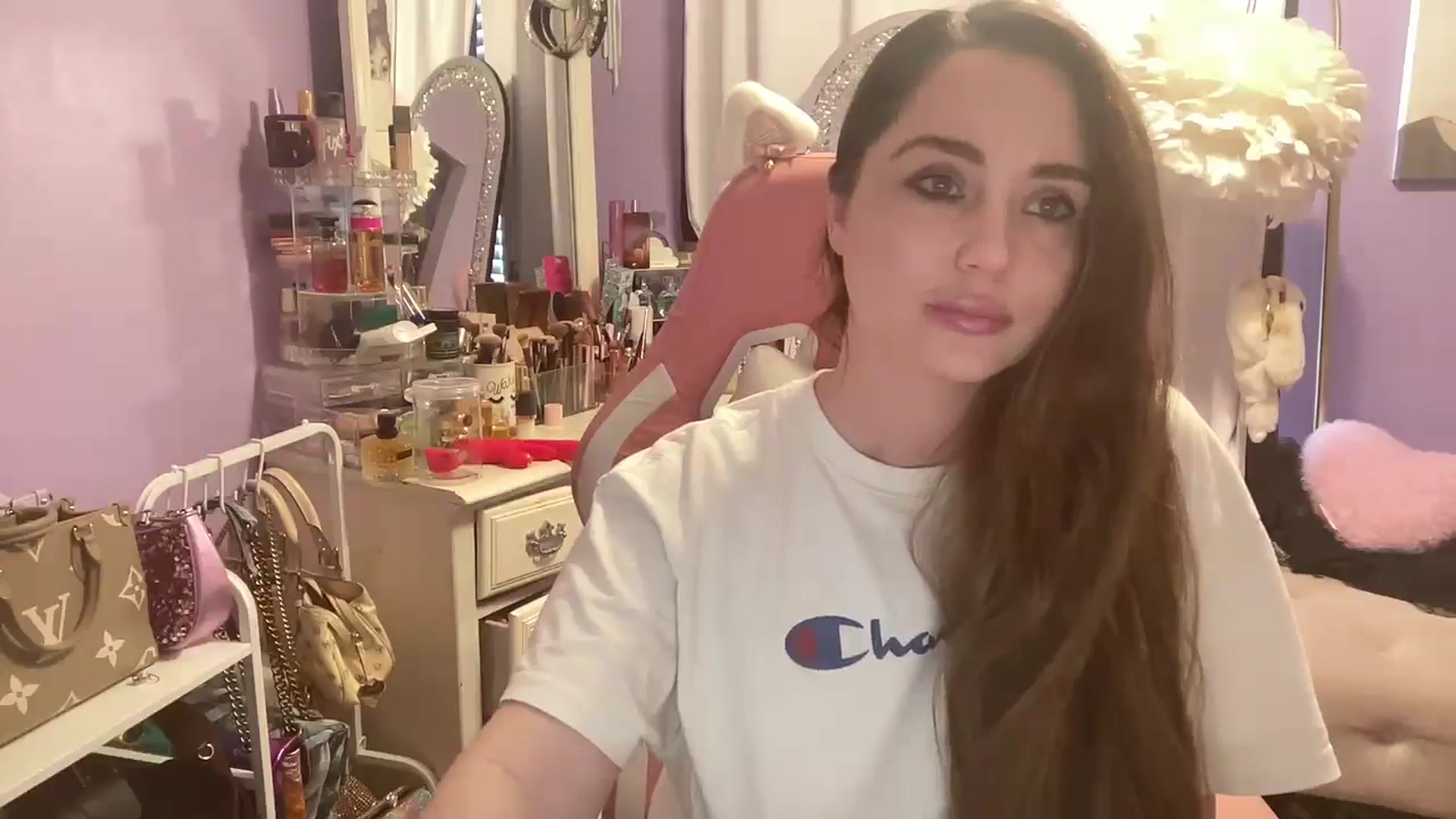 Gallery image thumbnail from Angel_baby124's myfreecams stream on, 02/16/2026, 18:16 image 2 of 20