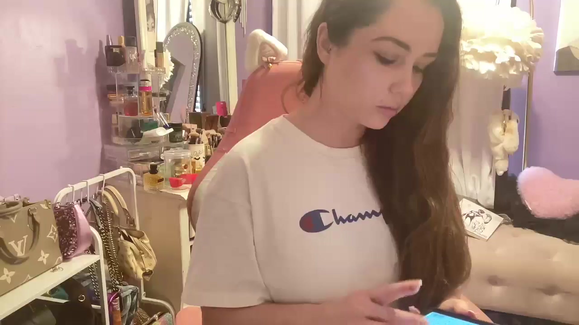 Gallery image thumbnail from Angel_baby124's myfreecams stream on, 02/16/2026, 18:16 image 5 of 20