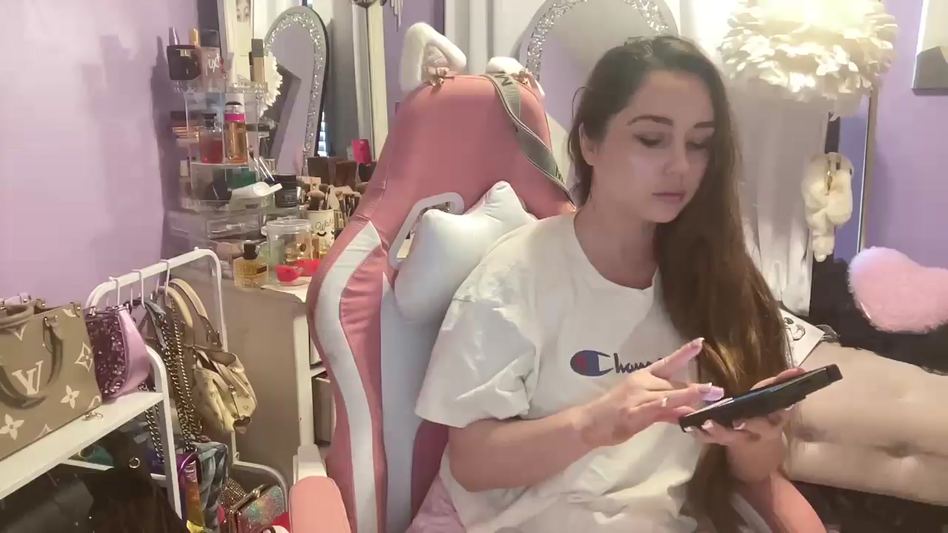 Gallery image thumbnail from Angel_baby124's myfreecams stream on, 02/16/2026, 18:16 image 10 of 20