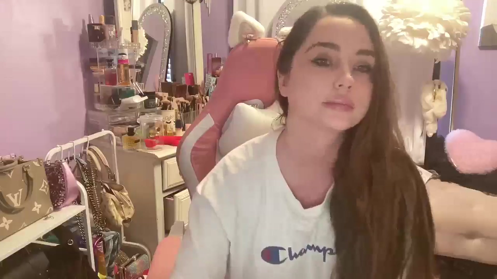 Gallery image thumbnail from Angel_baby124's myfreecams stream on, 02/16/2026, 18:16 image 11 of 20