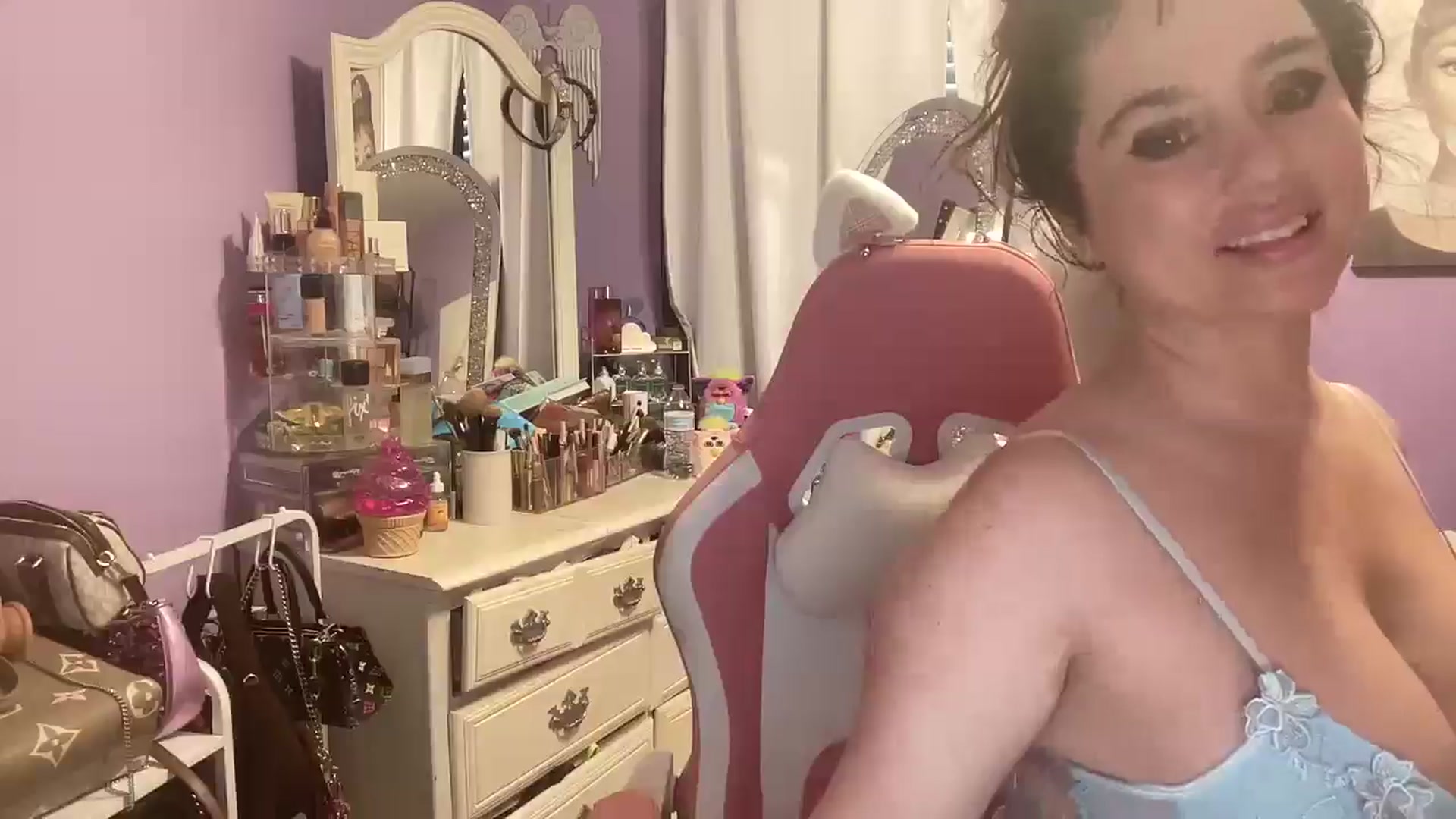 Gallery image thumbnail from Angel_baby124's myfreecams stream on, 04/24/2026, 14:40 image 8 of 20