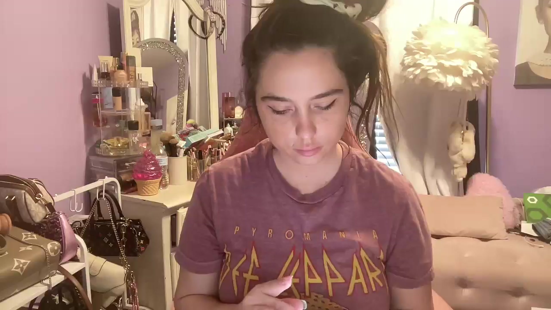 Gallery image thumbnail from Angel_baby124's myfreecams stream on, 04/26/2026, 15:59 image 15 of 20