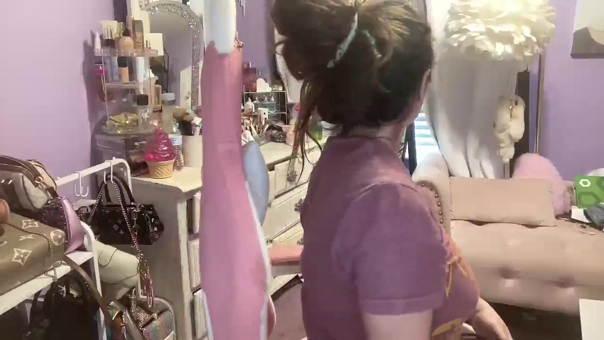 Gallery image thumbnail from Angel_baby124's myfreecams stream on, 04/26/2026, 16:15 image 17 of 20