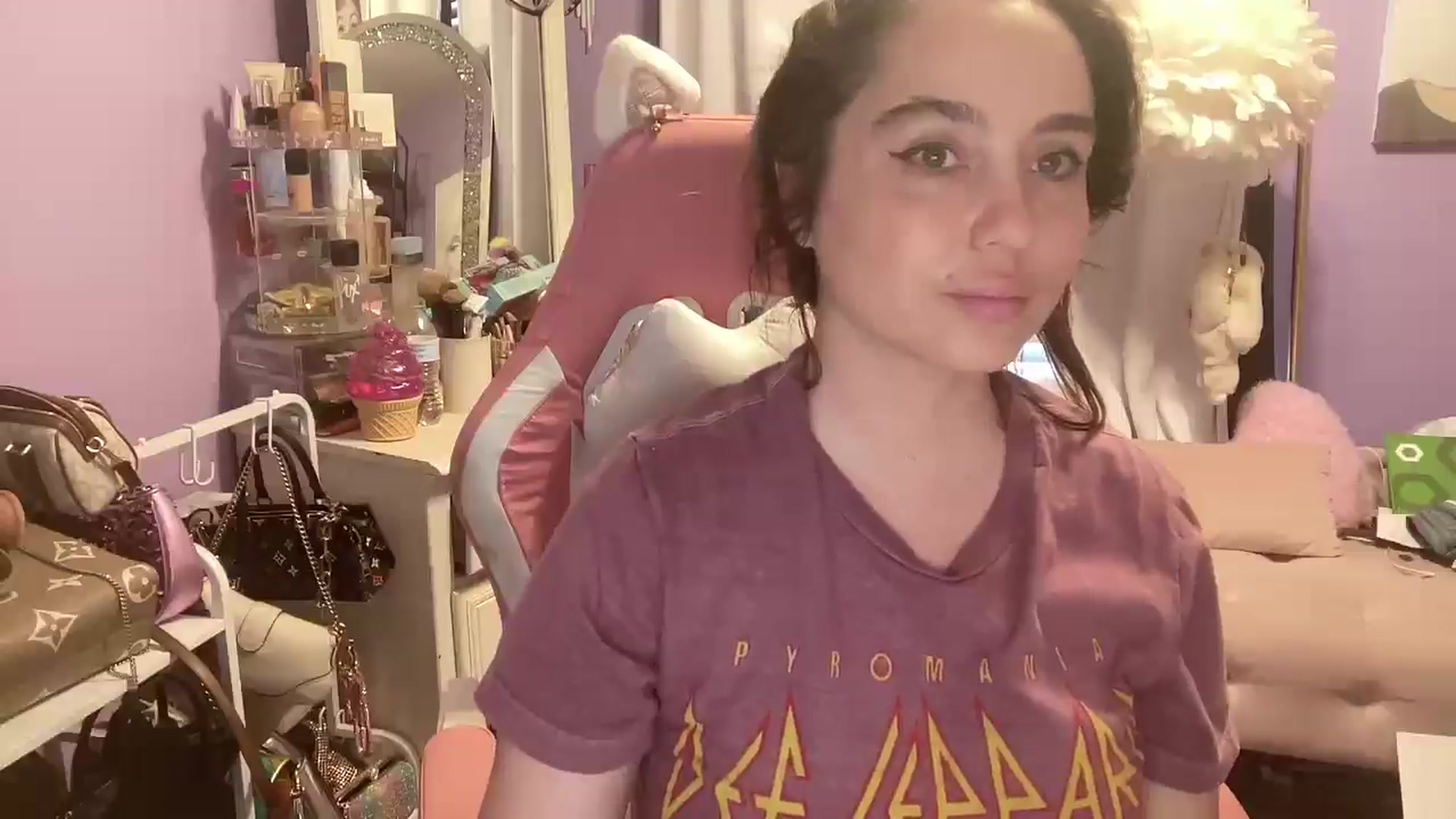 Gallery image thumbnail from Angel_baby124's myfreecams stream on, 04/26/2026, 16:15 image 3 of 20