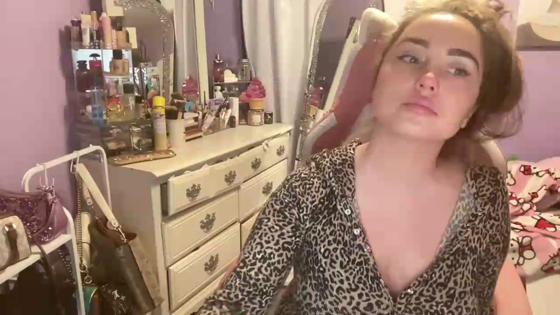 Gallery image thumbnail from Angel_baby124's myfreecams stream on, 05/10/2026, 16:39 image 13 of 20