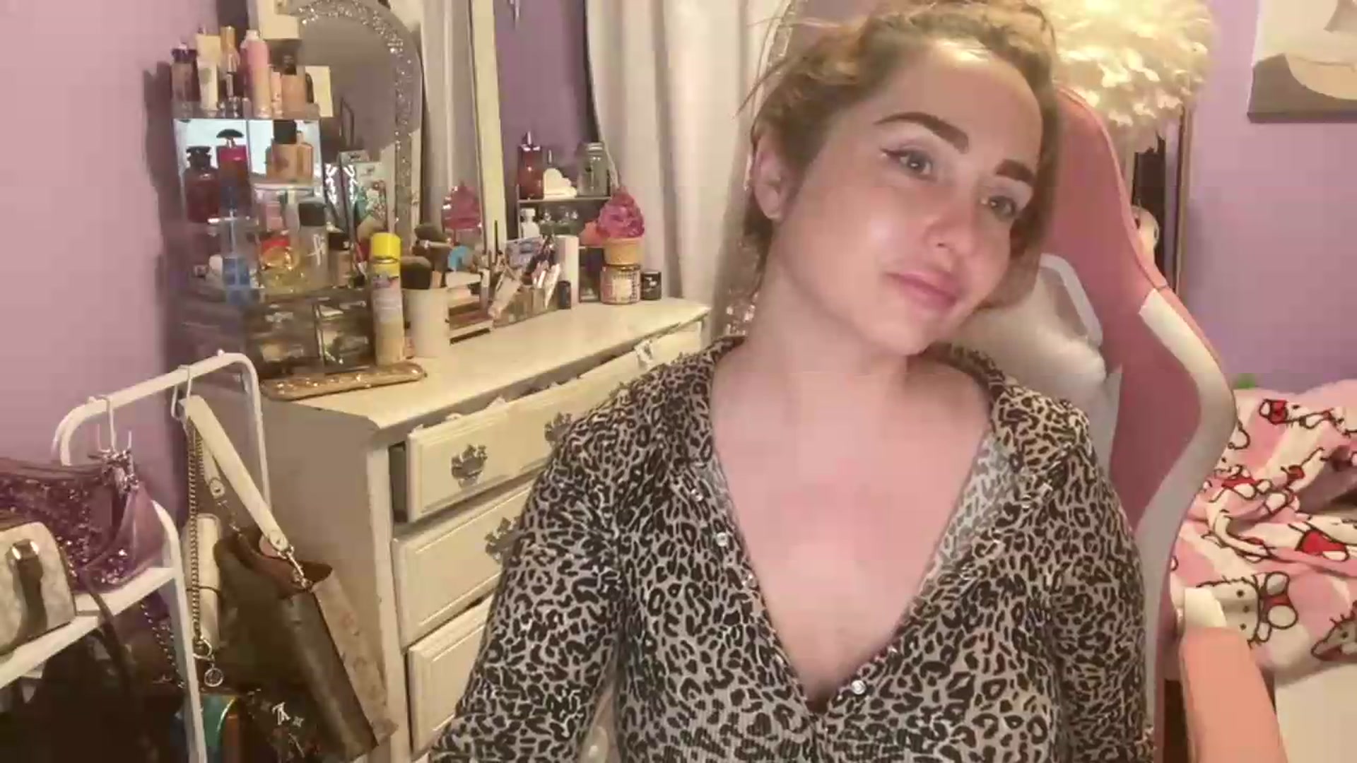 Gallery image thumbnail from Angel_baby124's myfreecams stream on, 05/10/2026, 16:39 image 10 of 20
