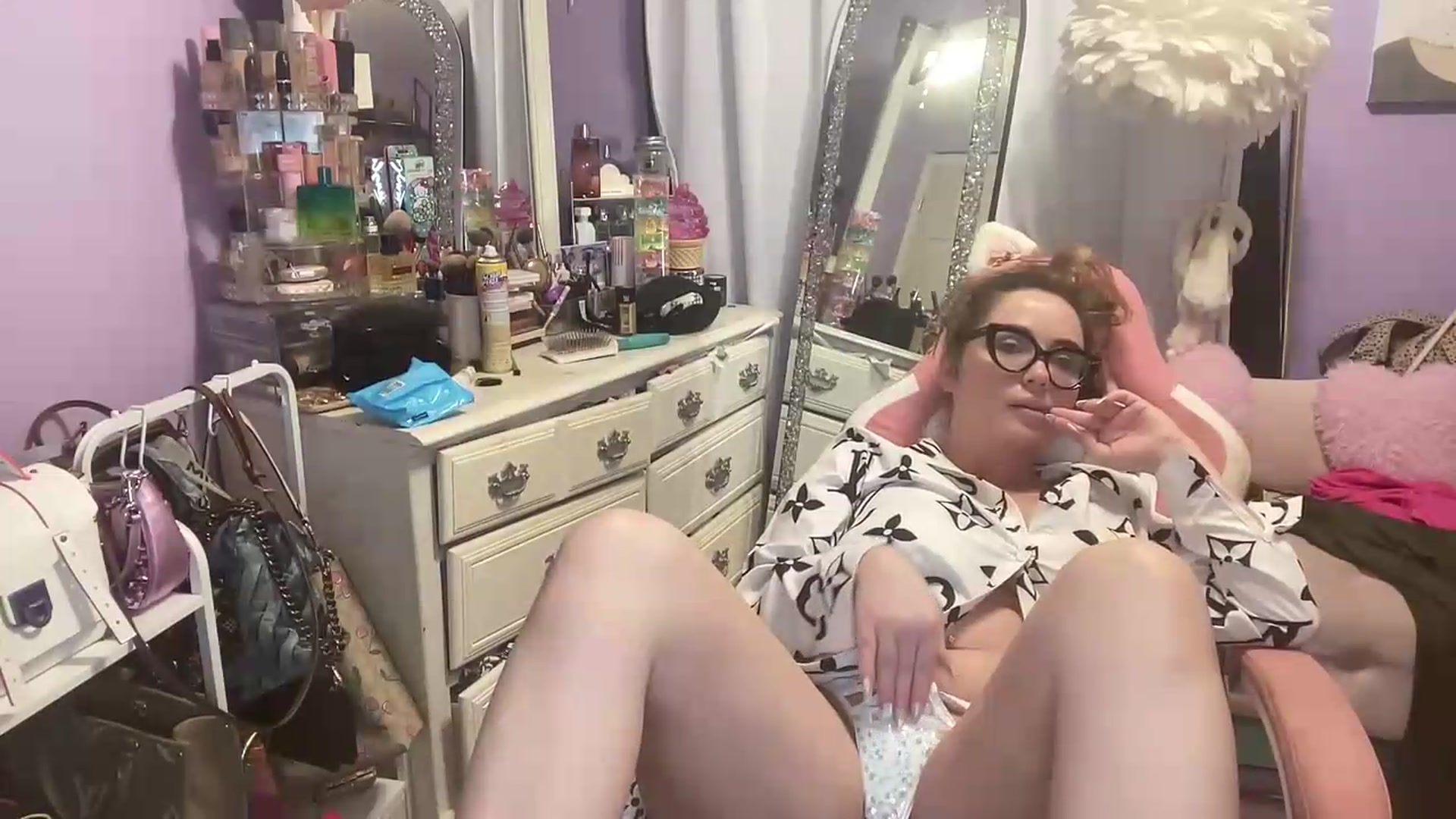 Gallery image thumbnail from Angel_baby124's myfreecams stream on, 05/19/2026, 15:18 image 10 of 20