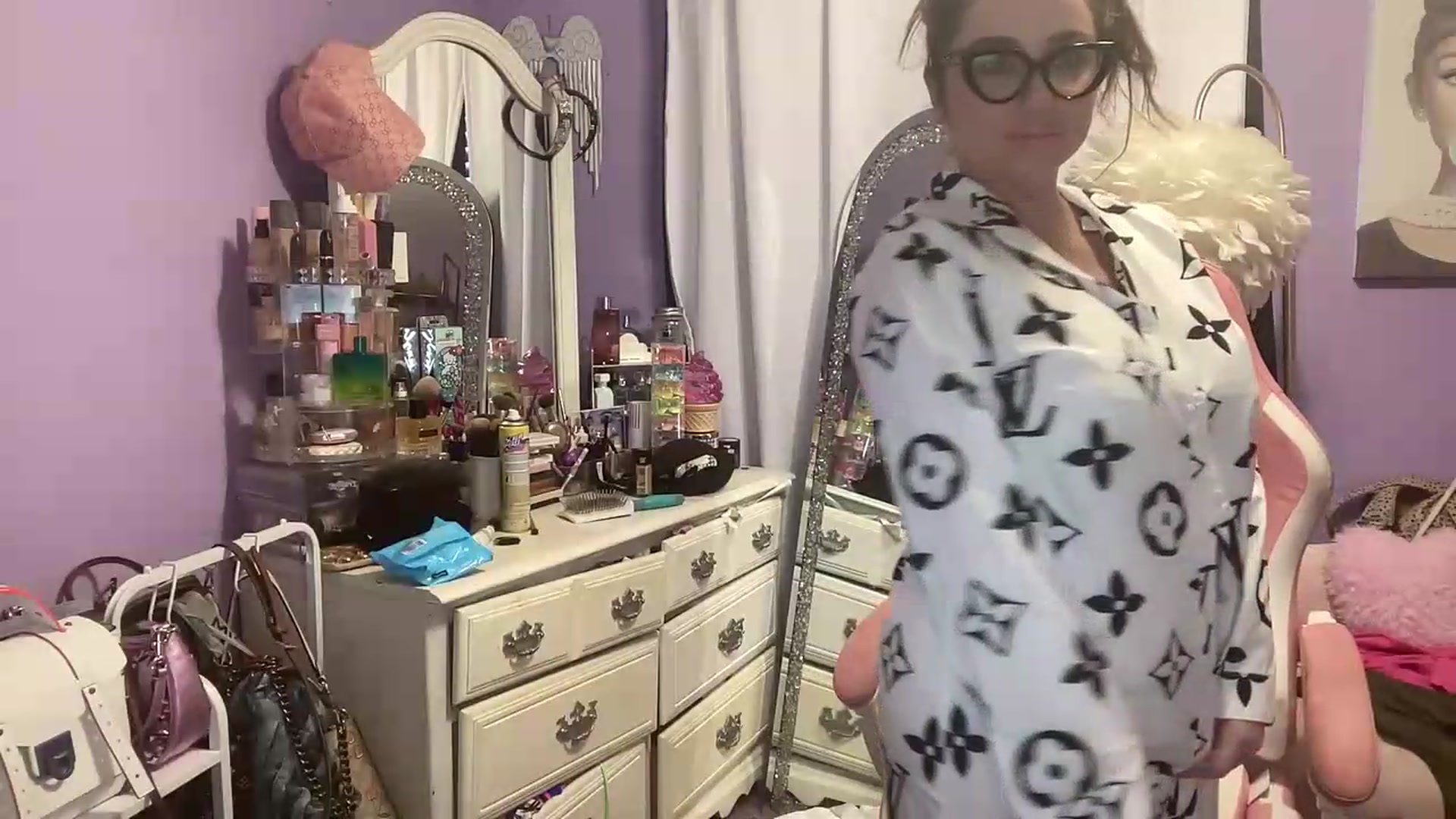Gallery image thumbnail from Angel_baby124's myfreecams stream on, 05/19/2026, 15:18 image 2 of 20