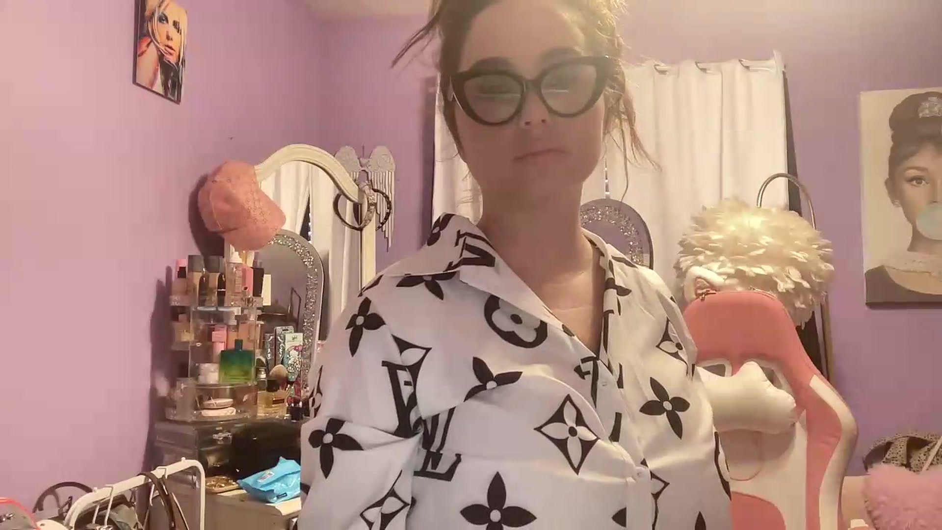 Gallery image thumbnail from Angel_baby124's myfreecams stream on, 05/19/2026, 15:18 image 3 of 20