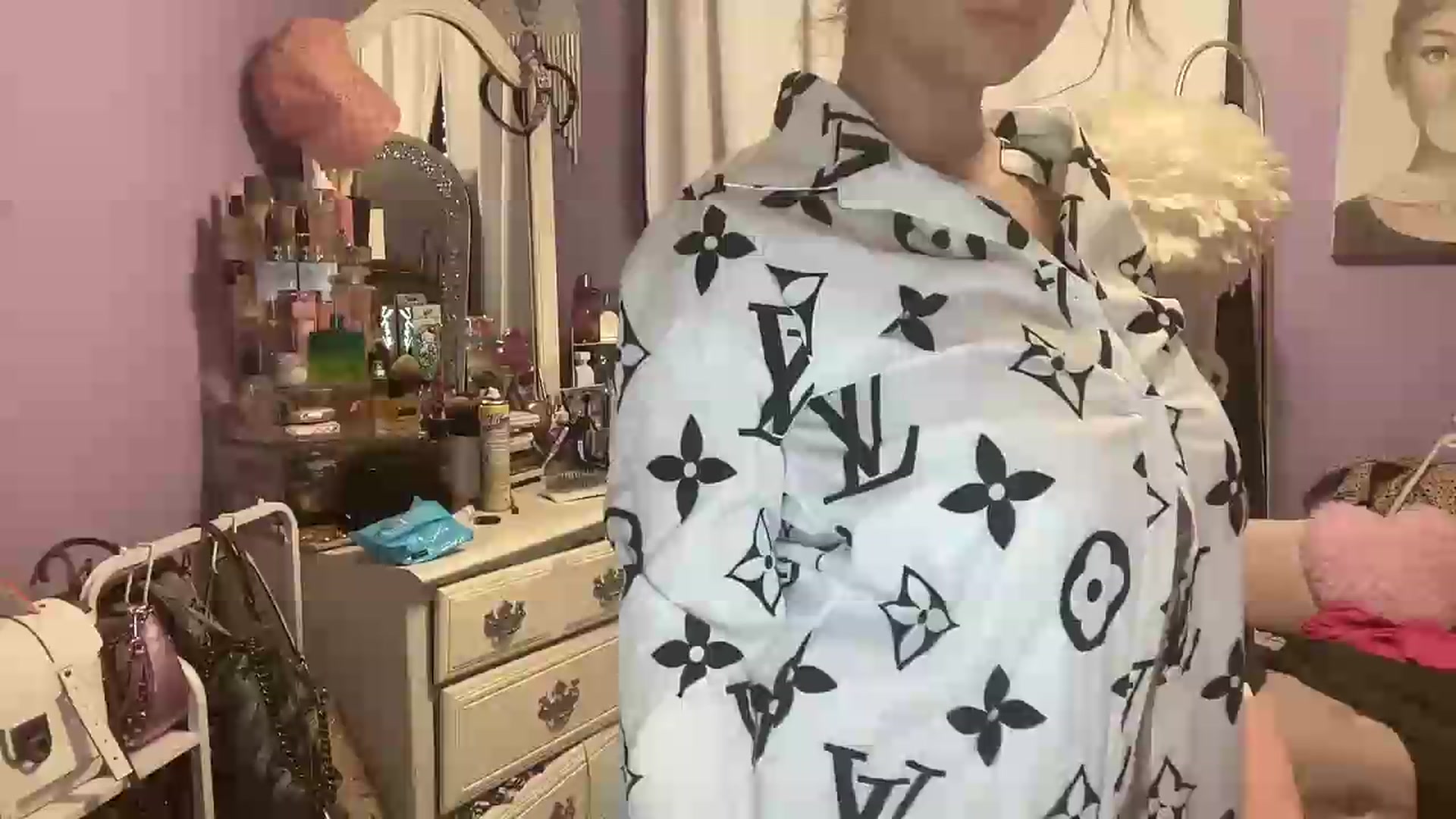 Gallery image thumbnail from Angel_baby124's myfreecams stream on, 05/19/2026, 15:18 image 1 of 20