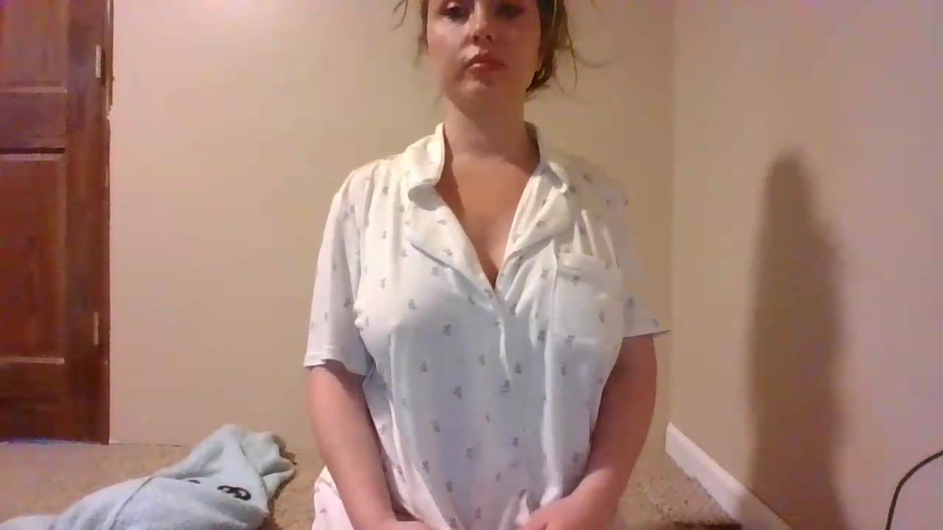 Gallery image thumbnail from Angel_baby124's myfreecams stream on, 06/28/2026, 16:44 image 14 of 20