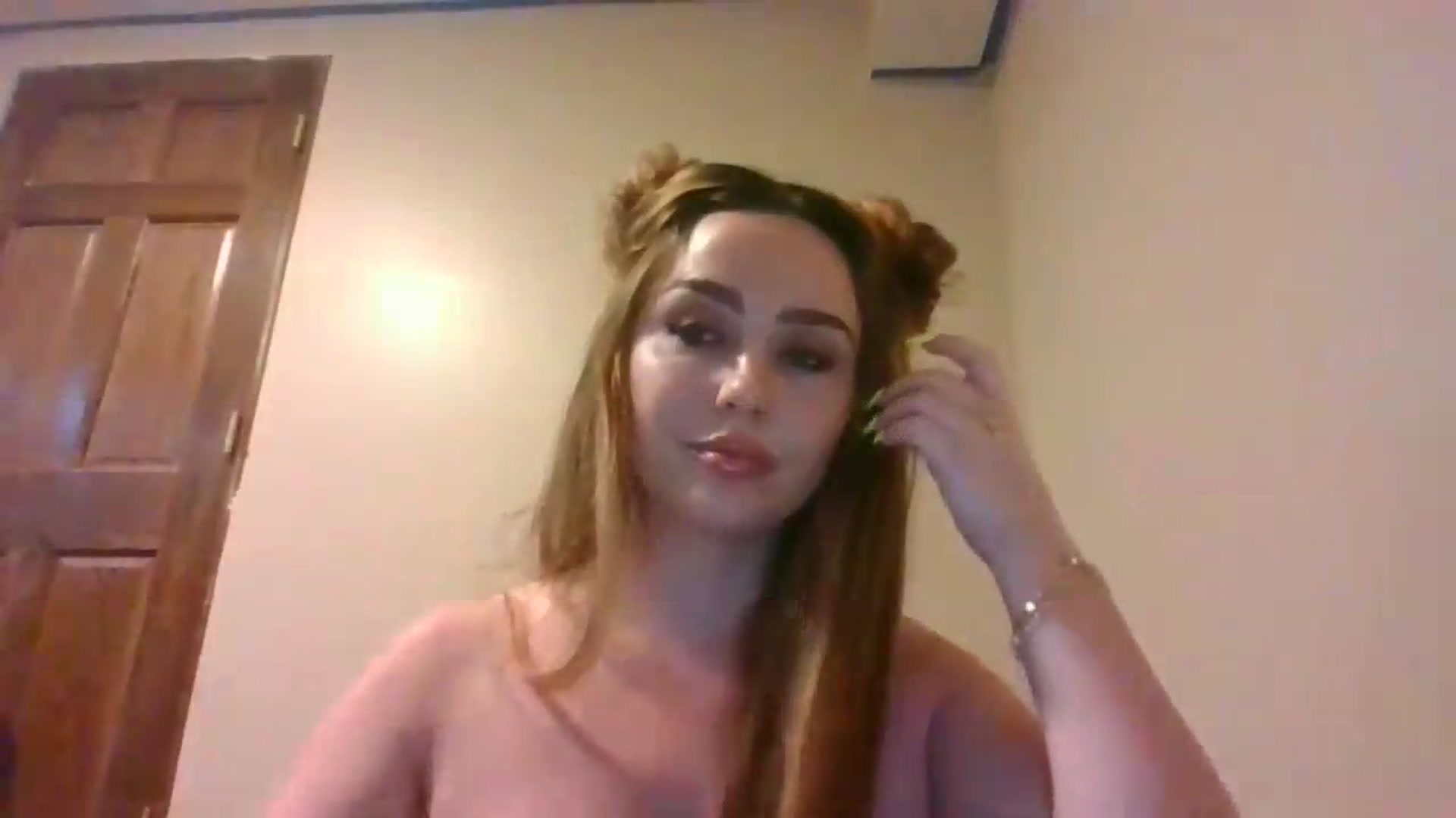 Gallery image thumbnail from Angel_baby124's myfreecams stream on, 06/29/2026, 14:19 image 9 of 20
