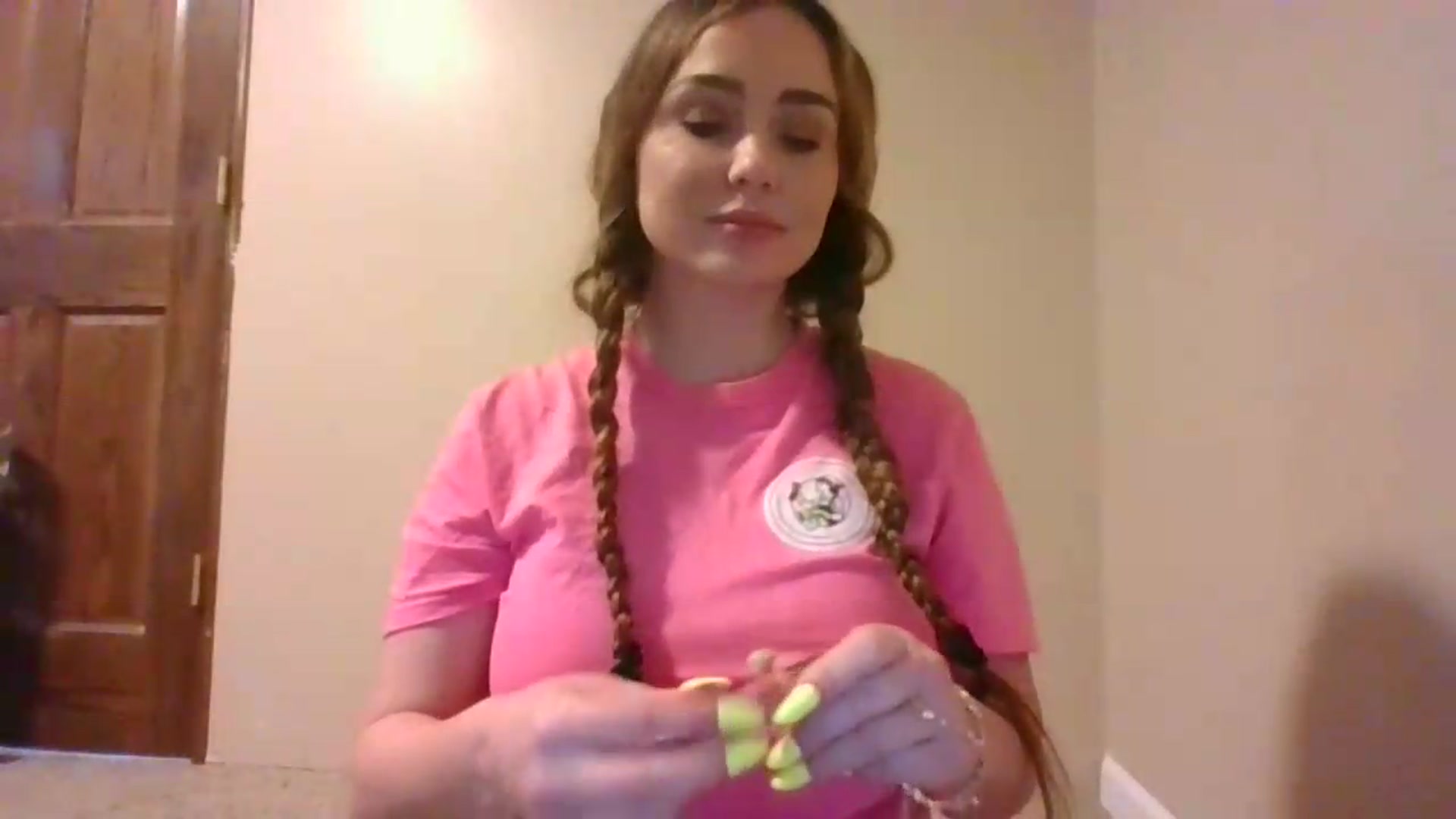 Gallery image thumbnail from Angel_baby124's myfreecams stream on, 06/30/2026, 13:53 image 14 of 20