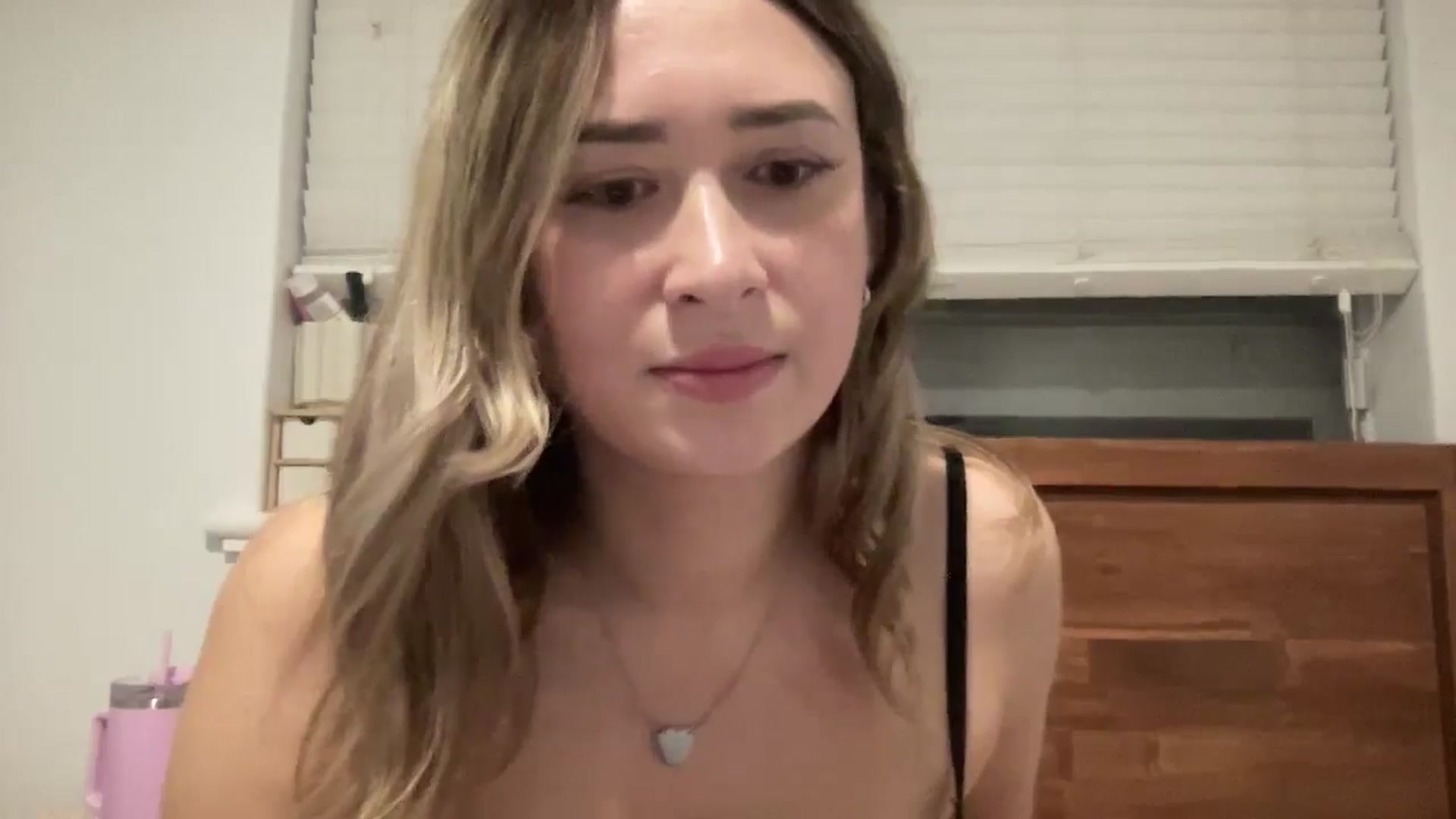 Gallery image thumbnail from Angel_berryxx's myfreecams stream on, 07/18/2024, 14:45 image 15 of 20