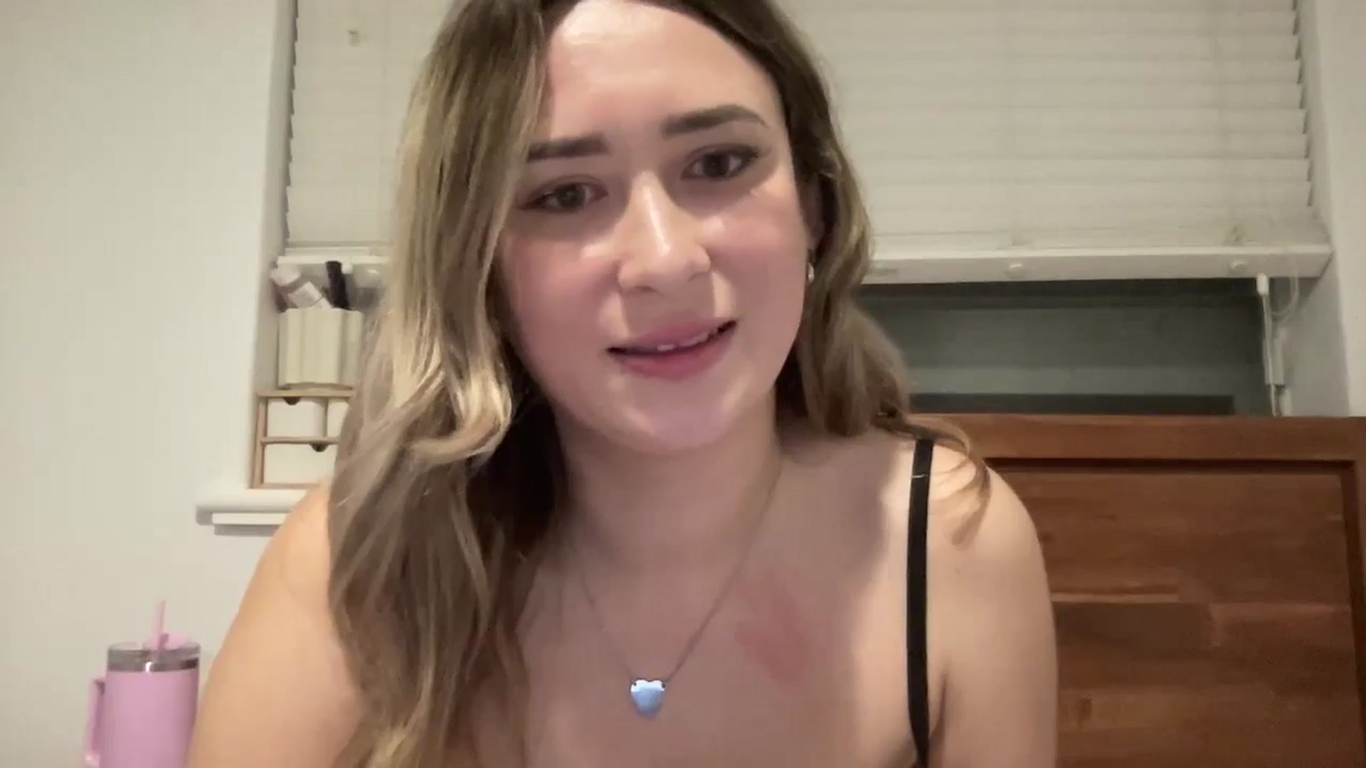 Gallery image thumbnail from Angel_berryxx's myfreecams stream on, 07/18/2024, 14:45 image 11 of 20