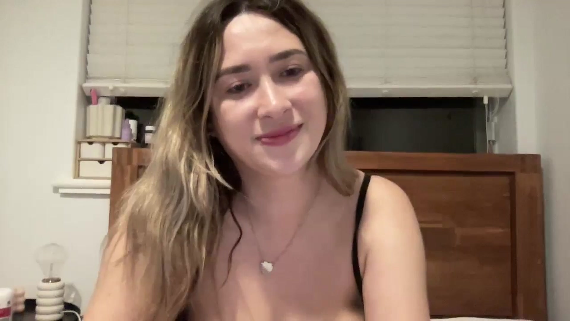 Gallery image thumbnail from Angel_berryxx's myfreecams stream on, 07/29/2024, 14:56 image 16 of 20