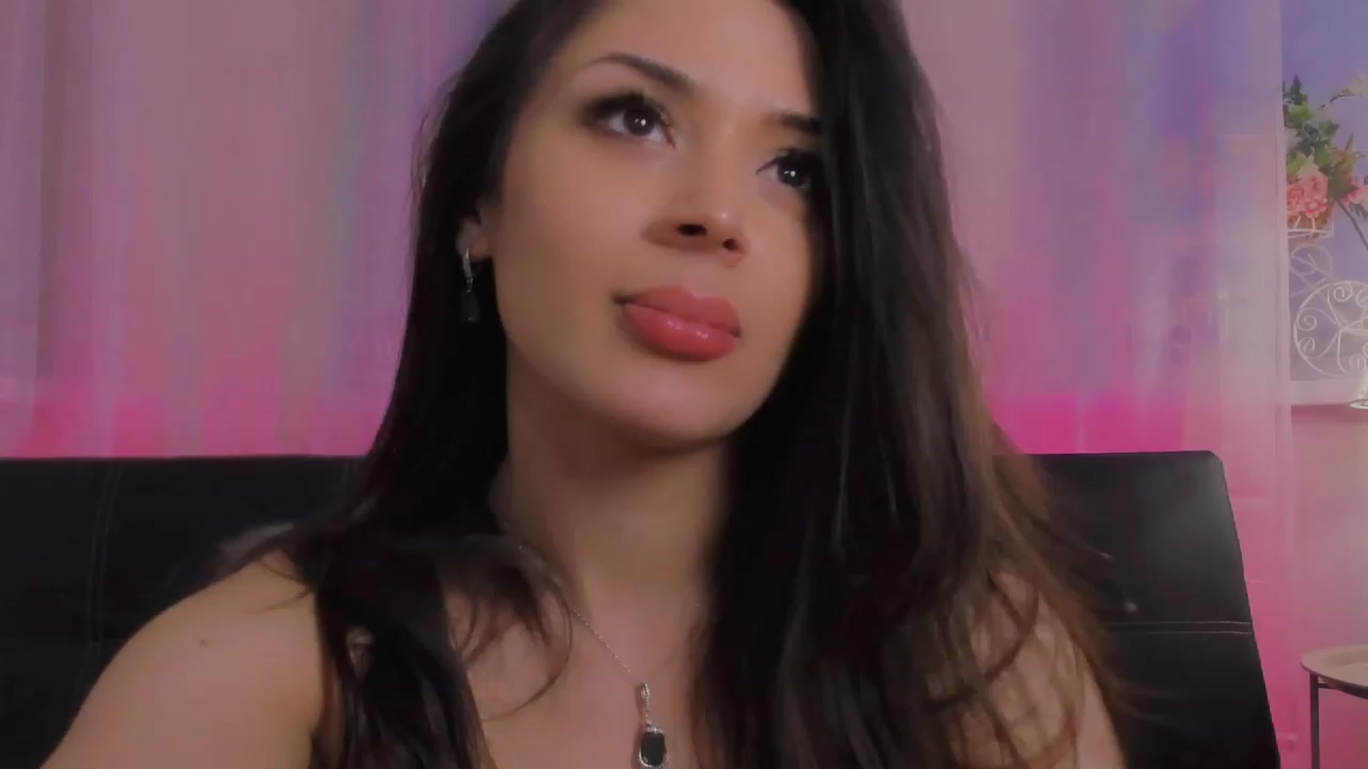 Gallery image thumbnail from Angel_on_Duty's myfreecams stream on, 04/15/2023, 03:25 image 10 of 20