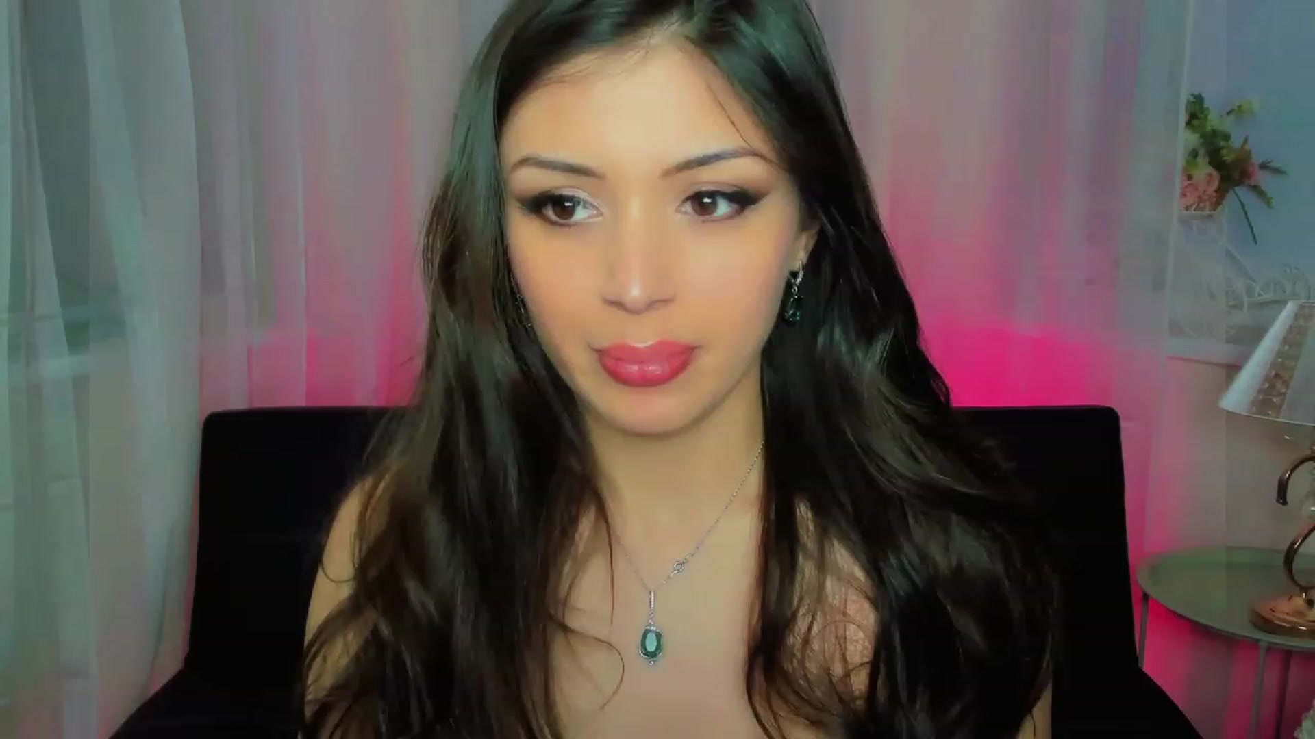 Gallery image thumbnail from Angel_on_Duty's myfreecams stream on, 04/17/2023, 19:17 image 12 of 20