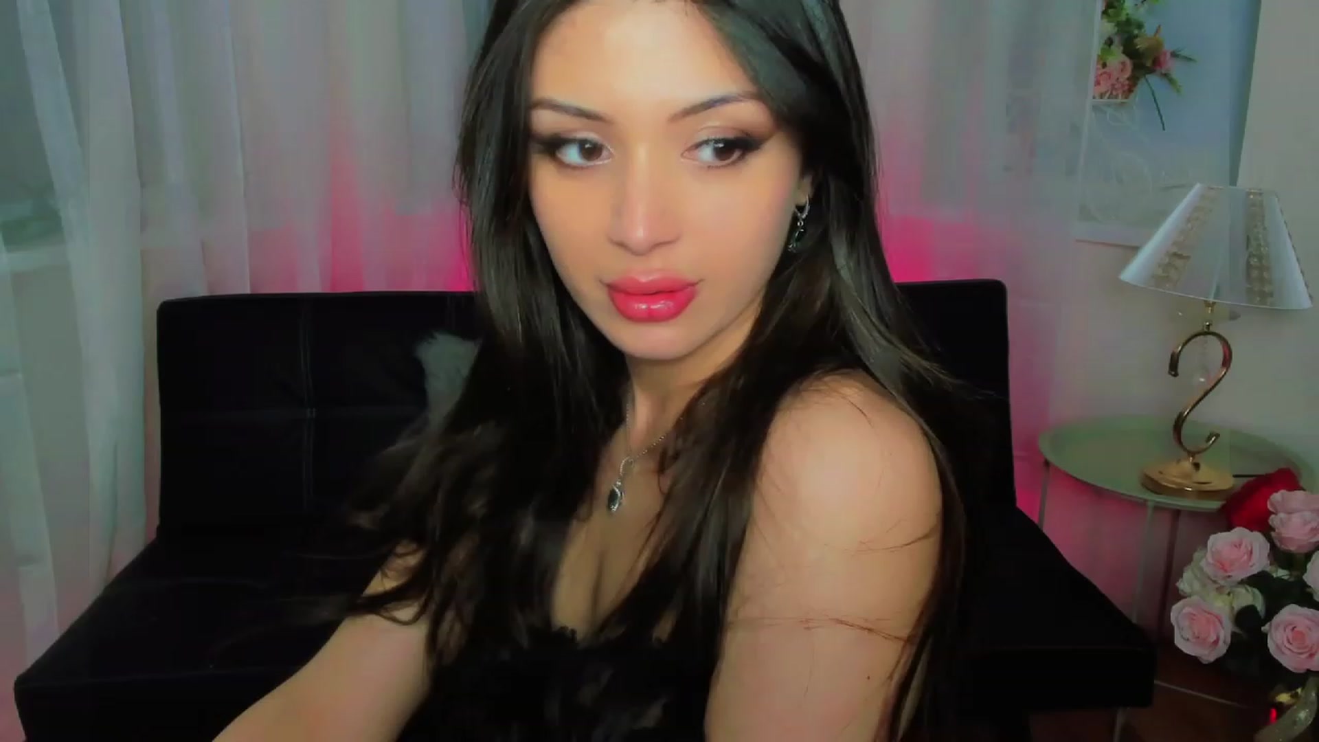 Gallery image thumbnail from Angel_on_Duty's myfreecams stream on, 04/18/2023, 02:09 image 17 of 20
