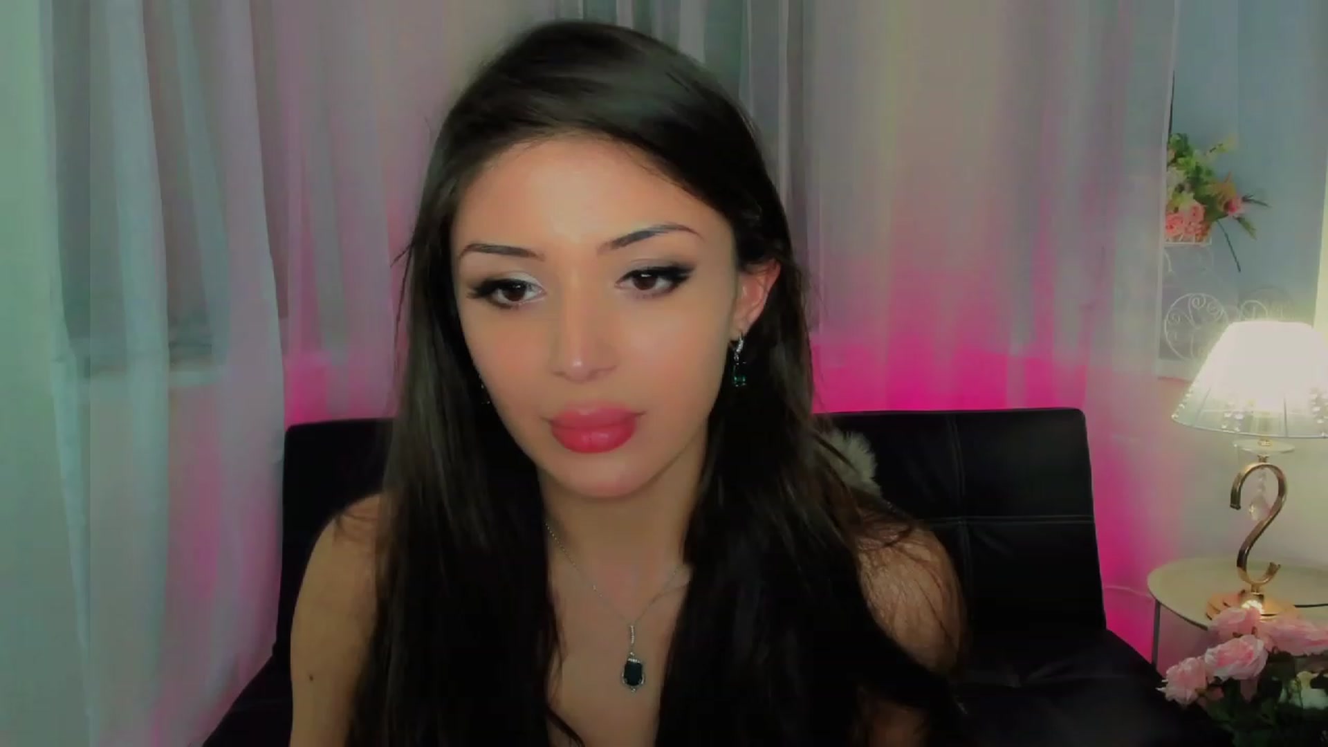 Gallery image thumbnail from Angel_on_Duty's myfreecams stream on, 04/20/2023, 23:03 image 15 of 20