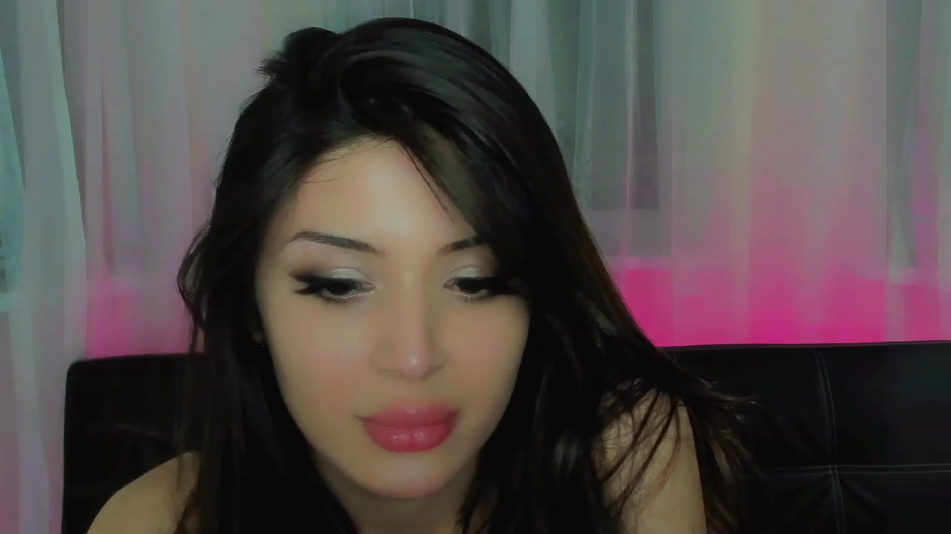 Gallery image thumbnail from Angel_on_Duty's myfreecams stream on, 04/21/2023, 02:11 image 10 of 20