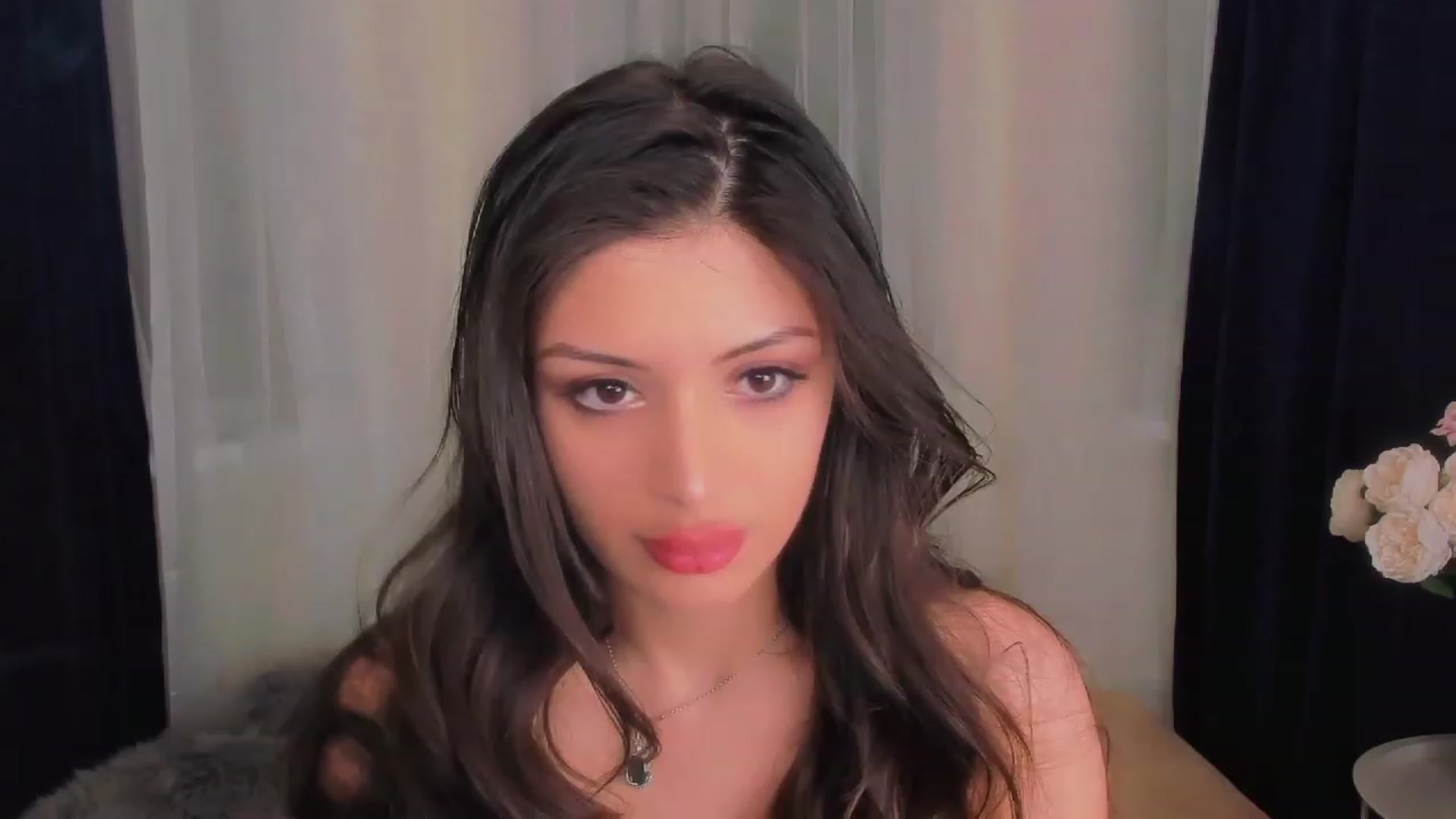Gallery image thumbnail from Angel_on_Duty's myfreecams stream on, 05/01/2023, 20:00 image 19 of 20