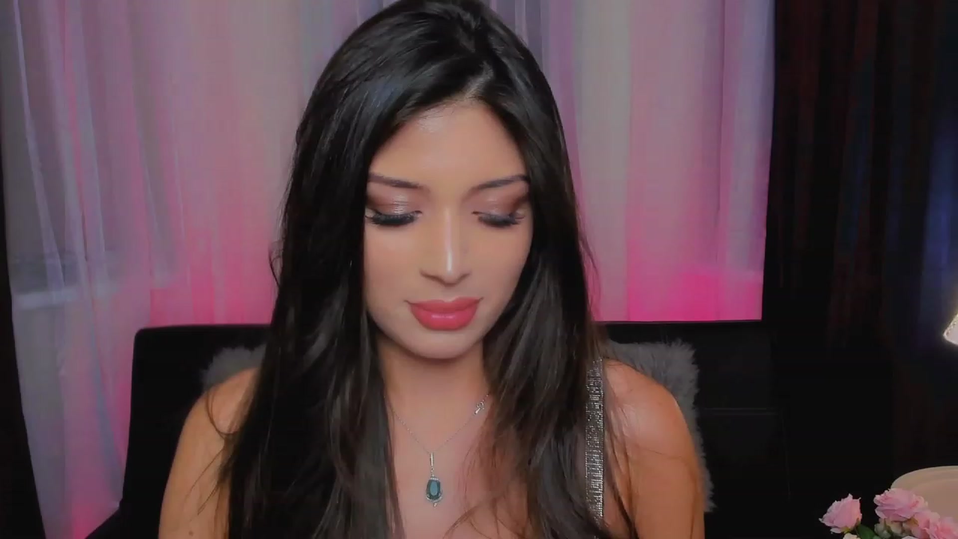 Gallery image thumbnail from Angel_on_Duty's myfreecams stream on, 06/02/2023, 19:09 image 9 of 20