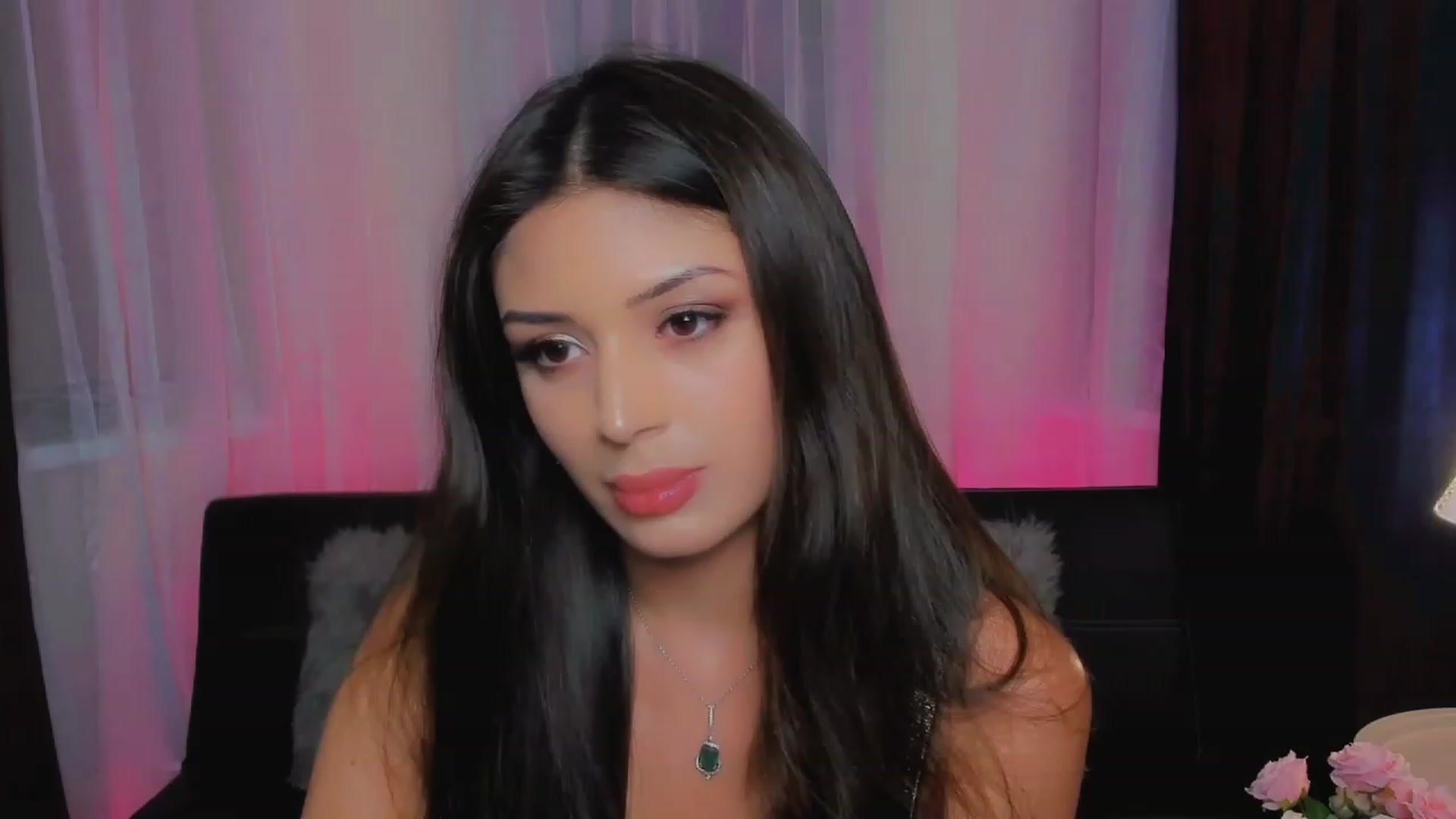 Gallery image thumbnail from Angel_on_Duty's myfreecams stream on, 06/02/2023, 19:09 image 5 of 20