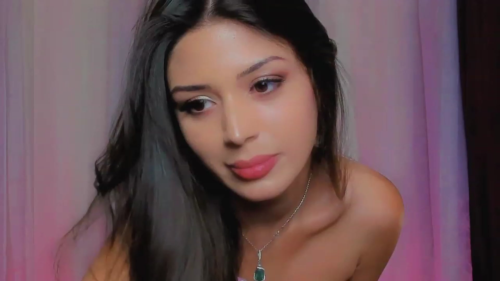 Gallery image thumbnail from Angel_on_Duty's myfreecams stream on, 06/02/2023, 20:29 image 7 of 20