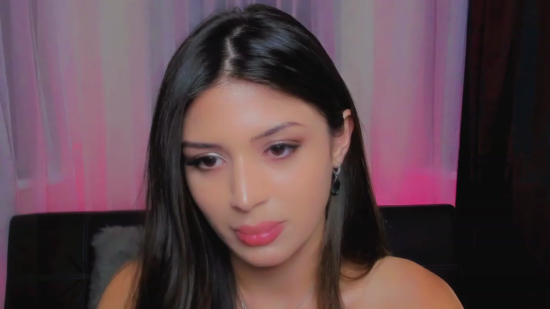 Gallery image thumbnail from Angel_on_Duty's myfreecams stream on, 06/02/2023, 22:59 image 5 of 20