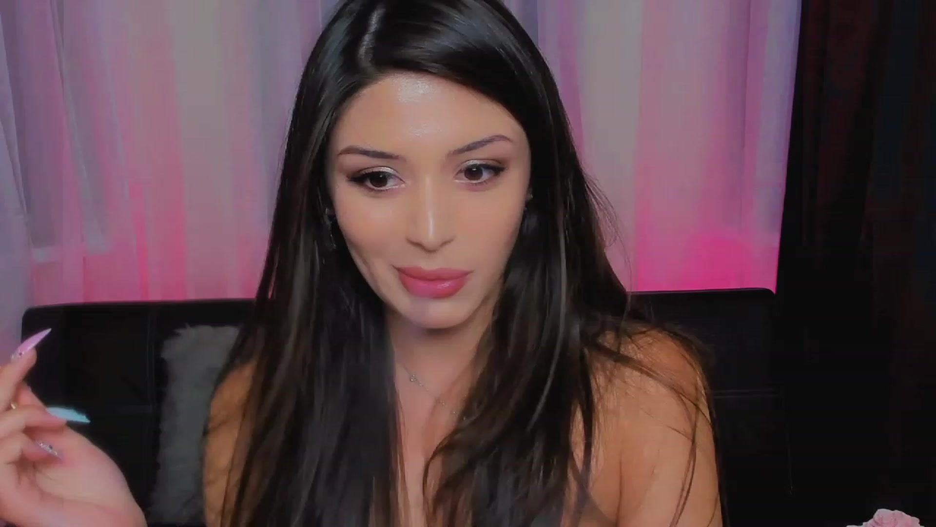 Gallery image thumbnail from Angel_on_Duty's myfreecams stream on, 06/02/2023, 22:59 image 2 of 20