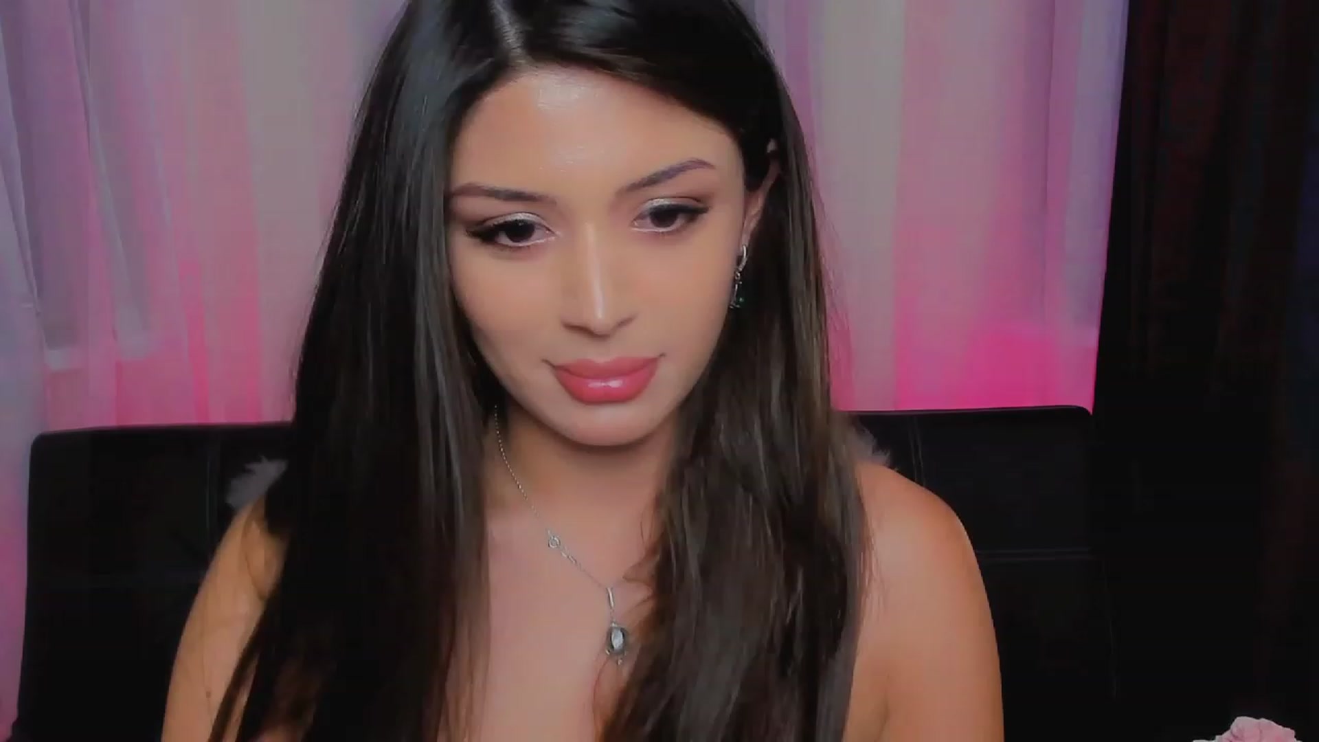 Gallery image thumbnail from Angel_on_Duty's myfreecams stream on, 06/02/2023, 22:59 image 3 of 20