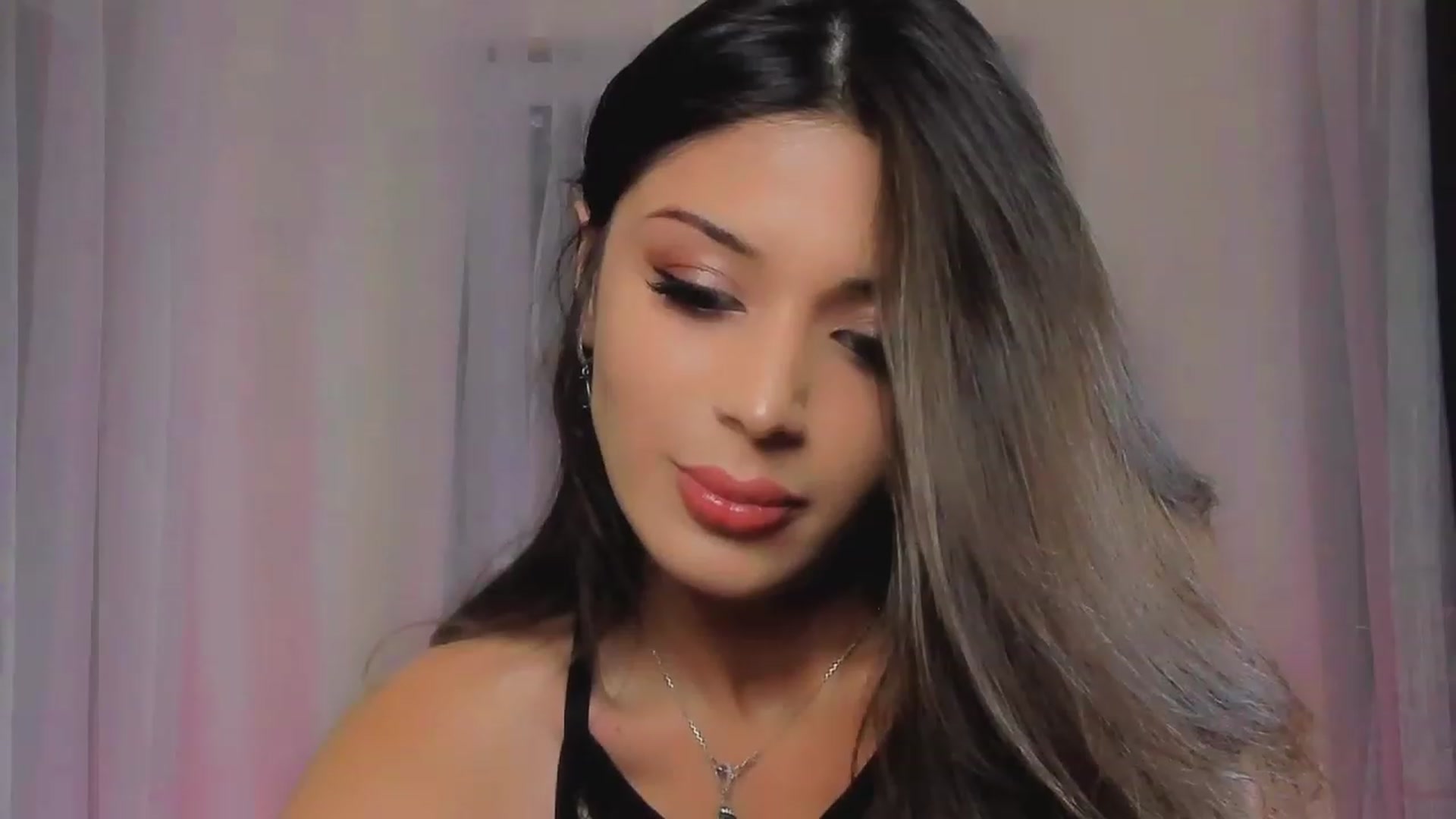 Gallery image thumbnail from Angel_on_Duty's myfreecams stream on, 06/07/2023, 19:05 image 15 of 20