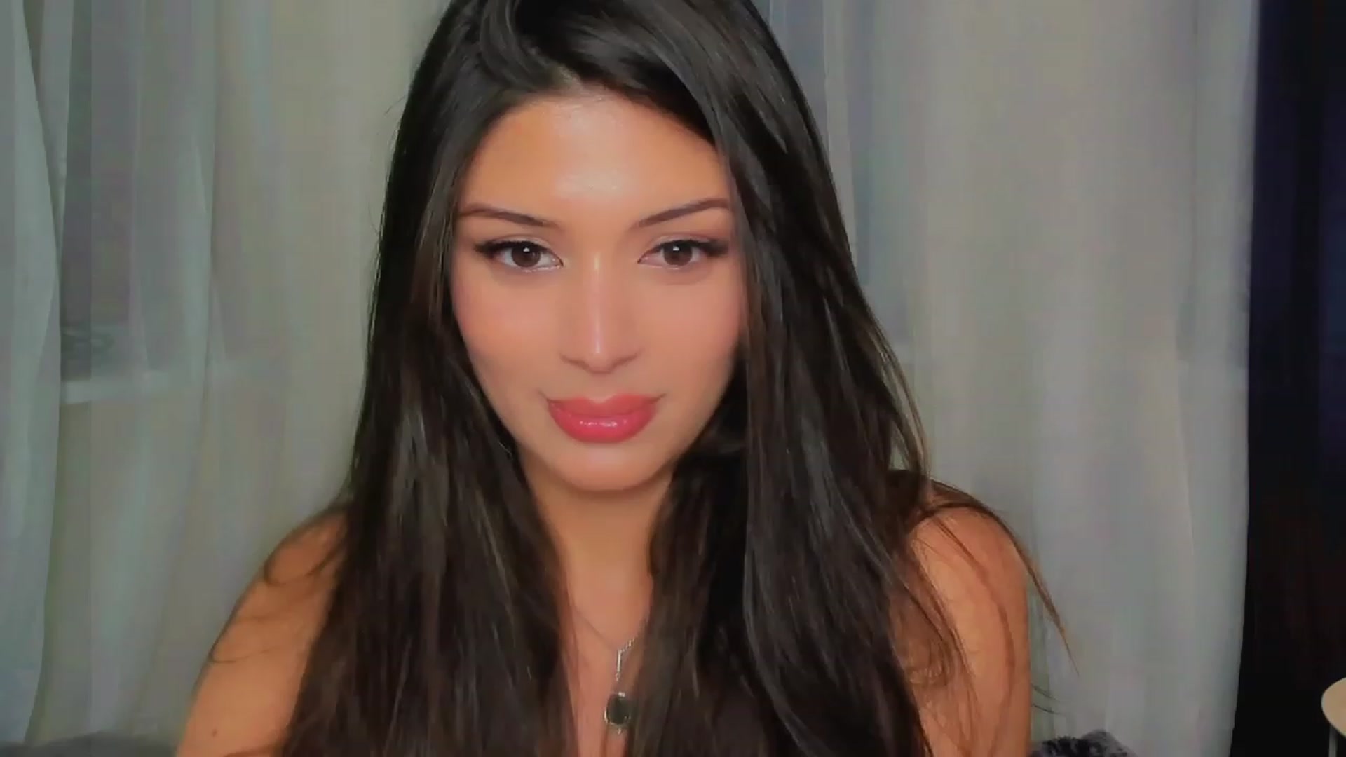 Gallery image thumbnail from Angel_on_Duty's myfreecams stream on, 06/12/2023, 24:06 image 14 of 20