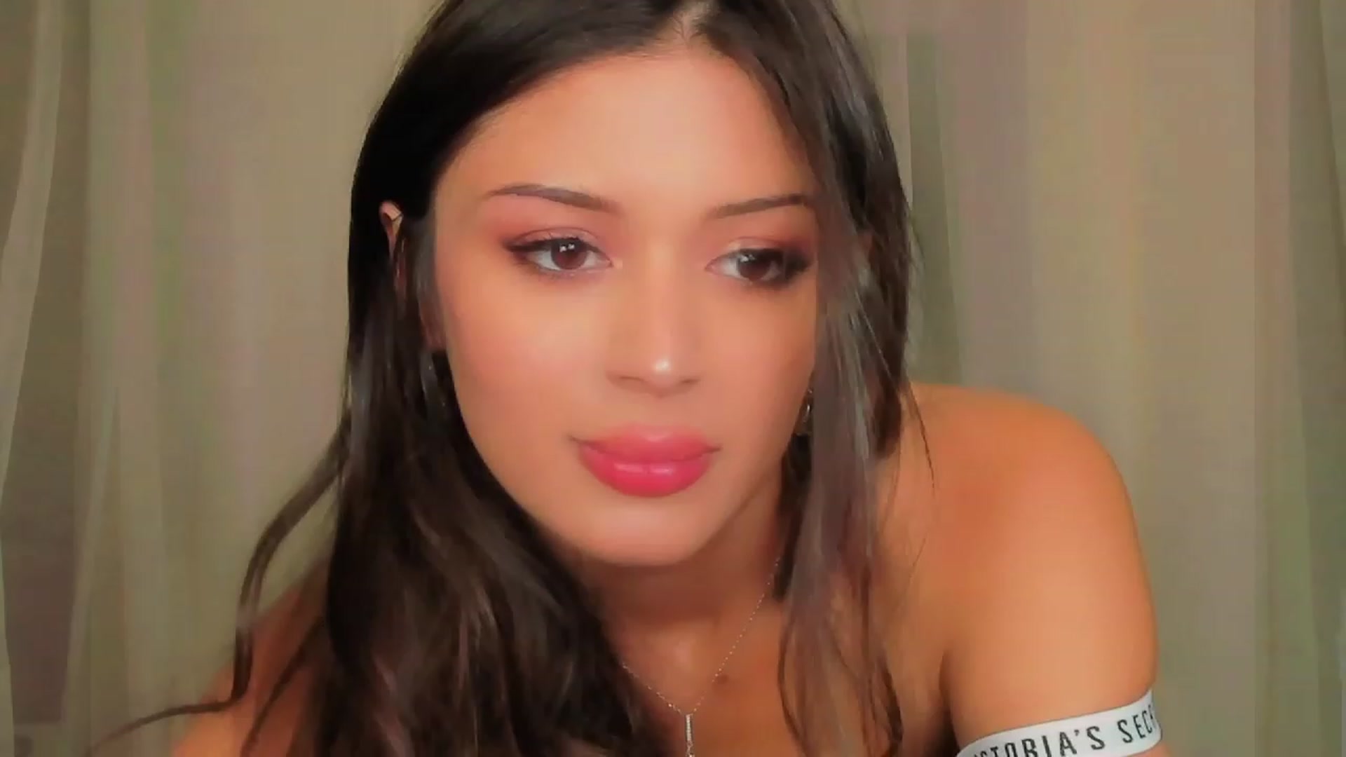 Gallery image thumbnail from Angel_on_Duty's myfreecams stream on, 06/14/2023, 23:02 image 9 of 20
