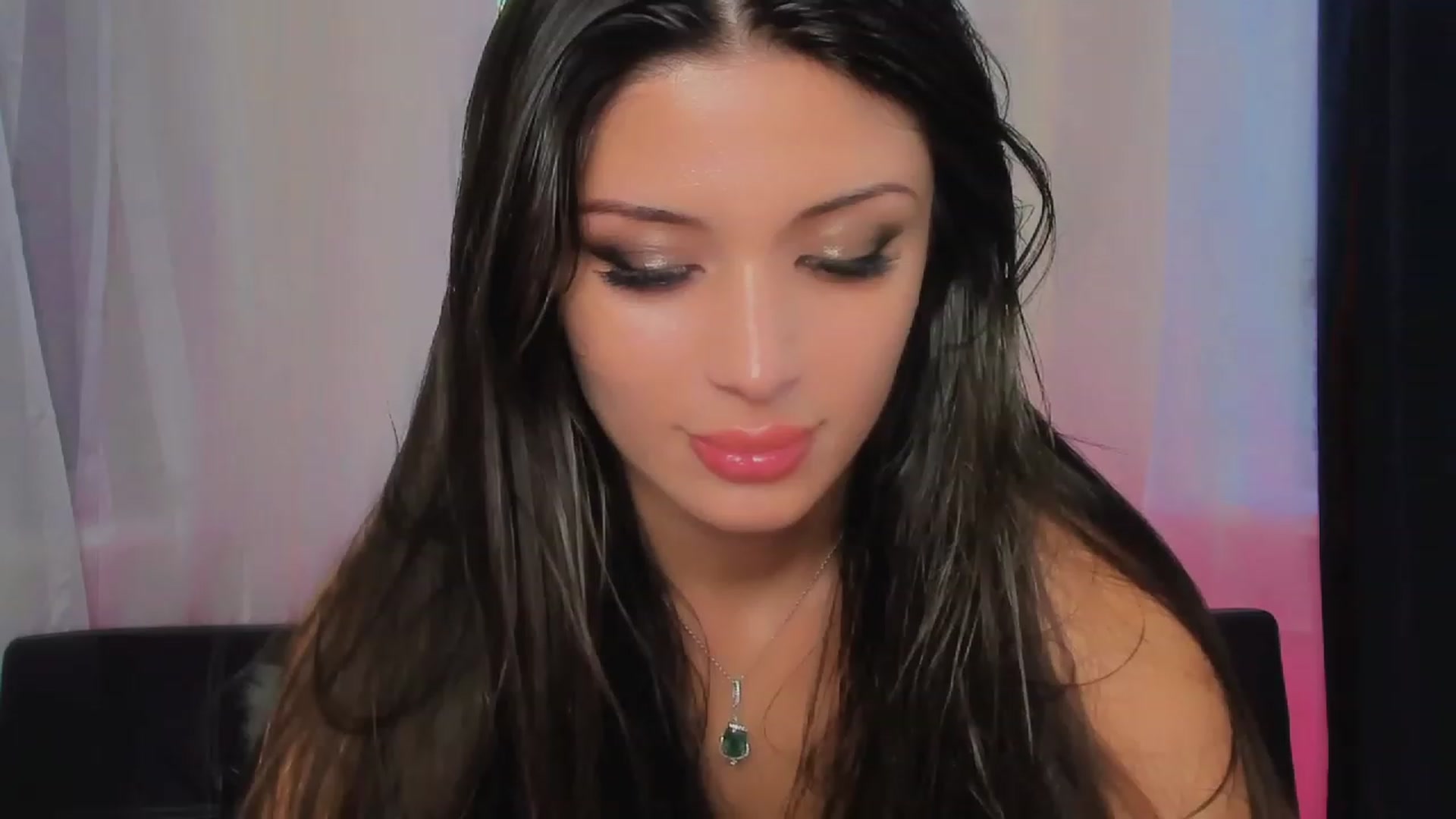 Gallery image thumbnail from Angel_on_Duty's myfreecams stream on, 06/18/2023, 03:43 image 6 of 20