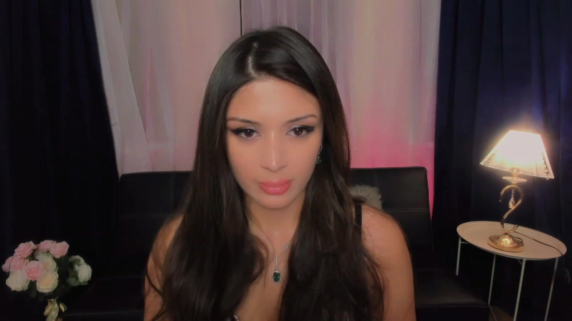 Gallery image thumbnail from Angel_on_Duty's myfreecams stream on, 06/18/2023, 21:10 image 7 of 20