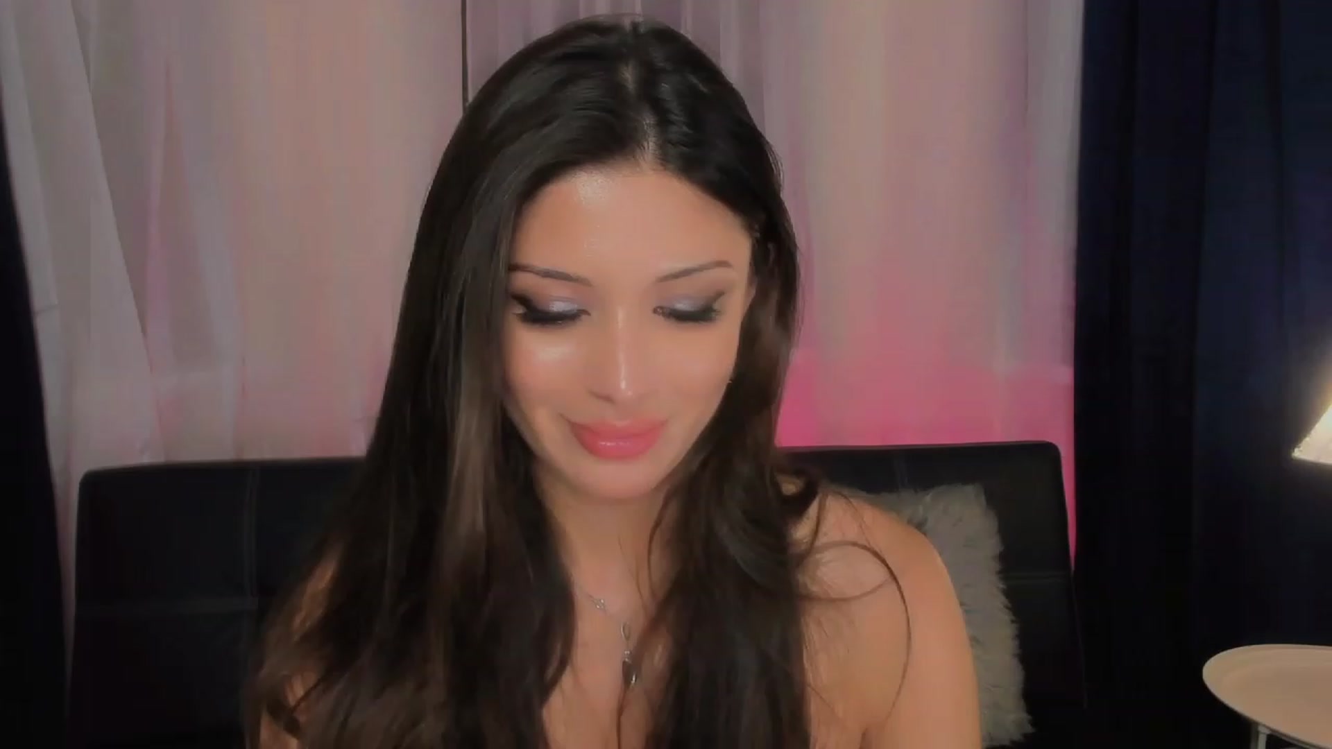 Gallery image thumbnail from Angel_on_Duty's myfreecams stream on, 06/18/2023, 22:50 image 8 of 20