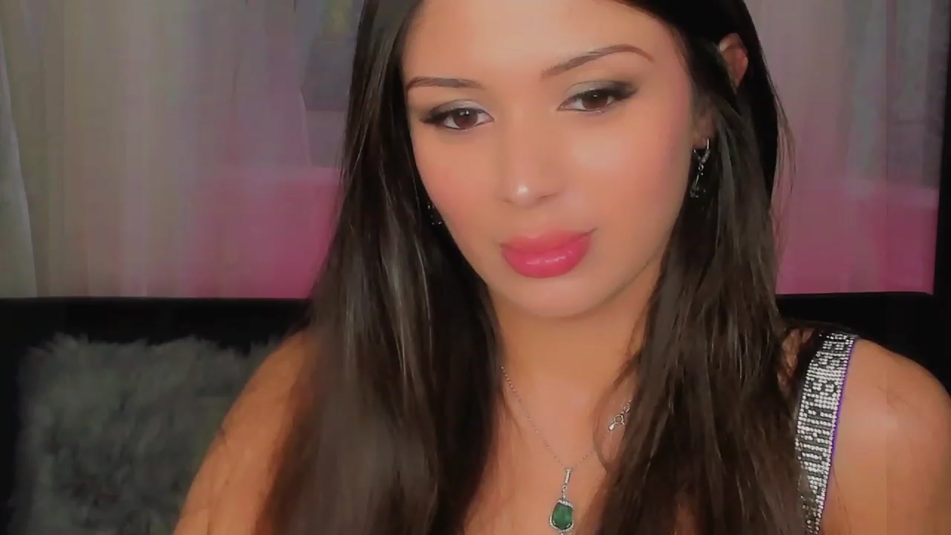 Gallery image thumbnail from Angel_on_Duty's myfreecams stream on, 06/19/2023, 19:23 image 4 of 20