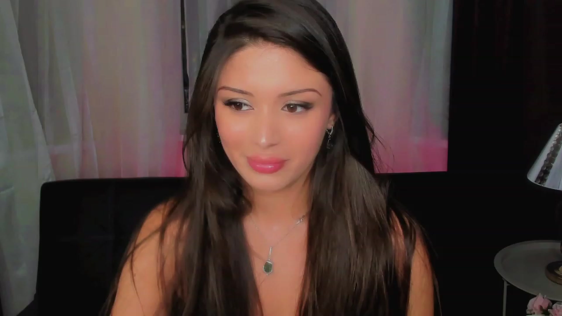 Gallery image thumbnail from Angel_on_Duty's myfreecams stream on, 06/19/2023, 21:03 image 3 of 20