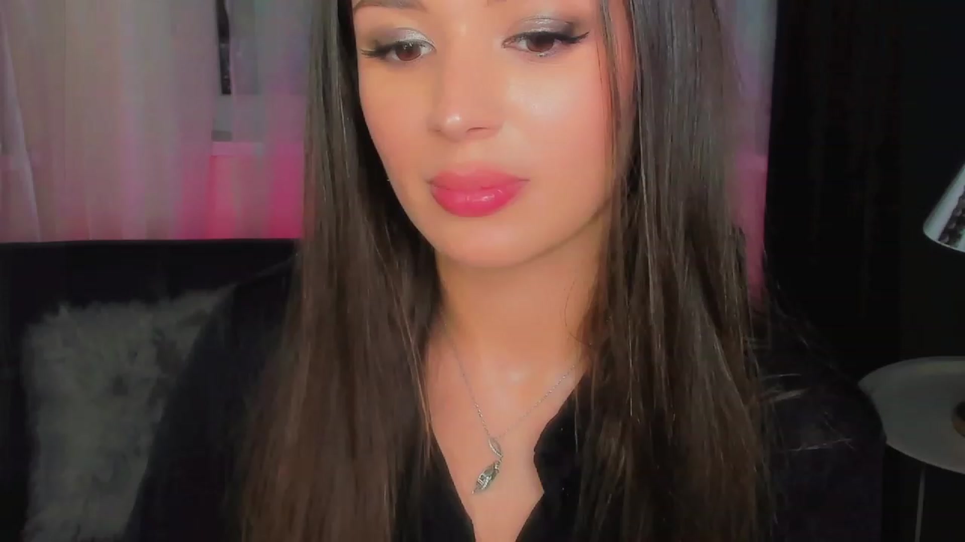 Gallery image thumbnail from Angel_on_Duty's myfreecams stream on, 06/20/2023, 01:44 image 19 of 20