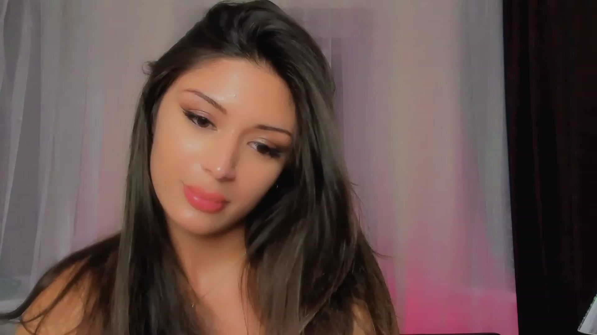 Gallery image thumbnail from Angel_on_Duty's myfreecams stream on, 06/22/2023, 22:05 image 5 of 20