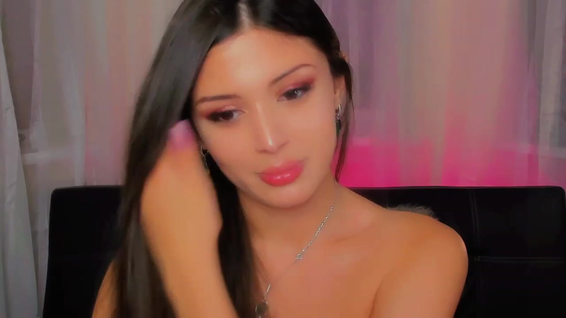 Gallery image thumbnail from Angel_on_Duty's myfreecams stream on, 06/24/2023, 21:40 image 15 of 20