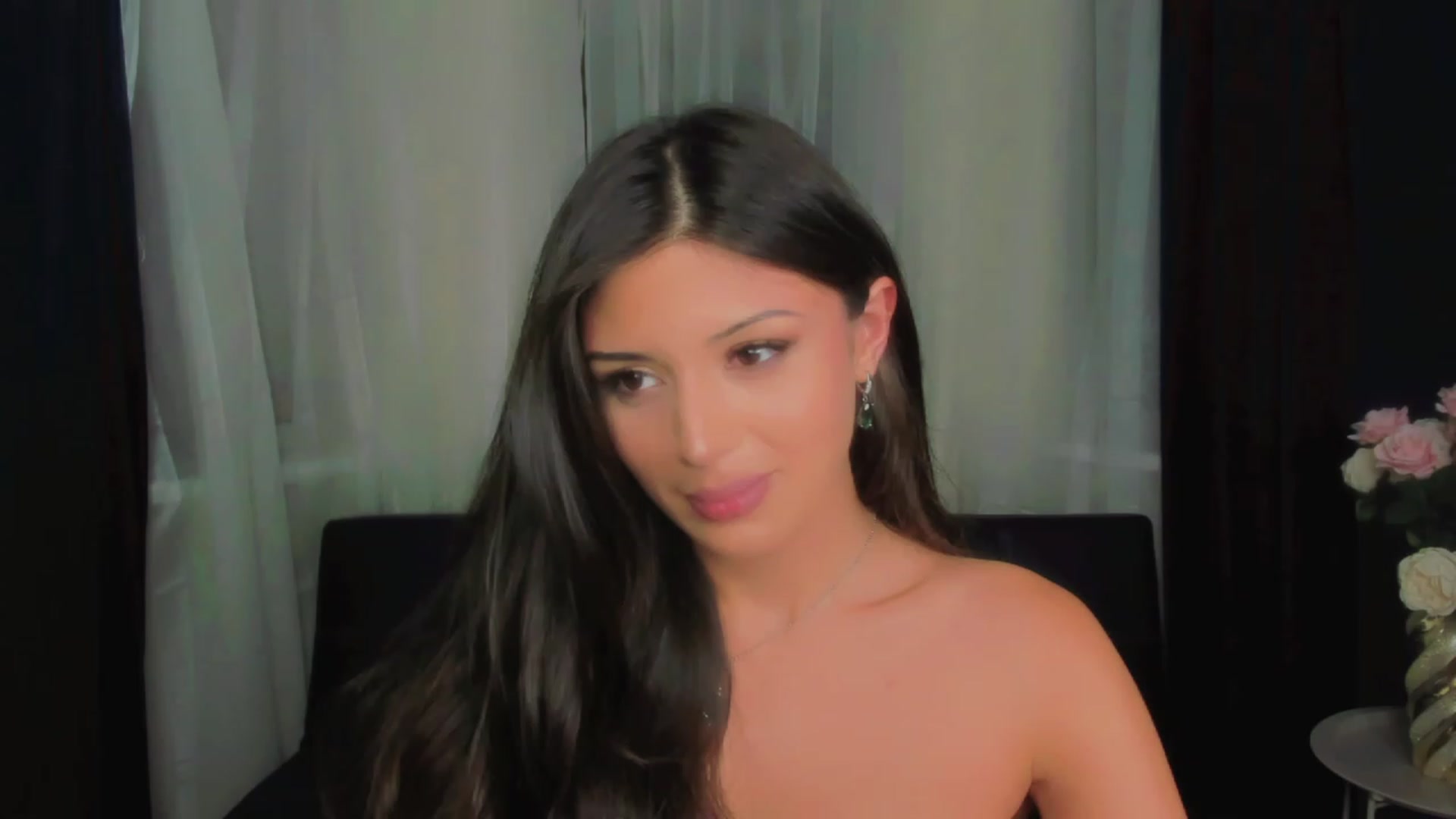 Gallery image thumbnail from Angel_on_Duty's myfreecams stream on, 06/28/2023, 19:21 image 13 of 20
