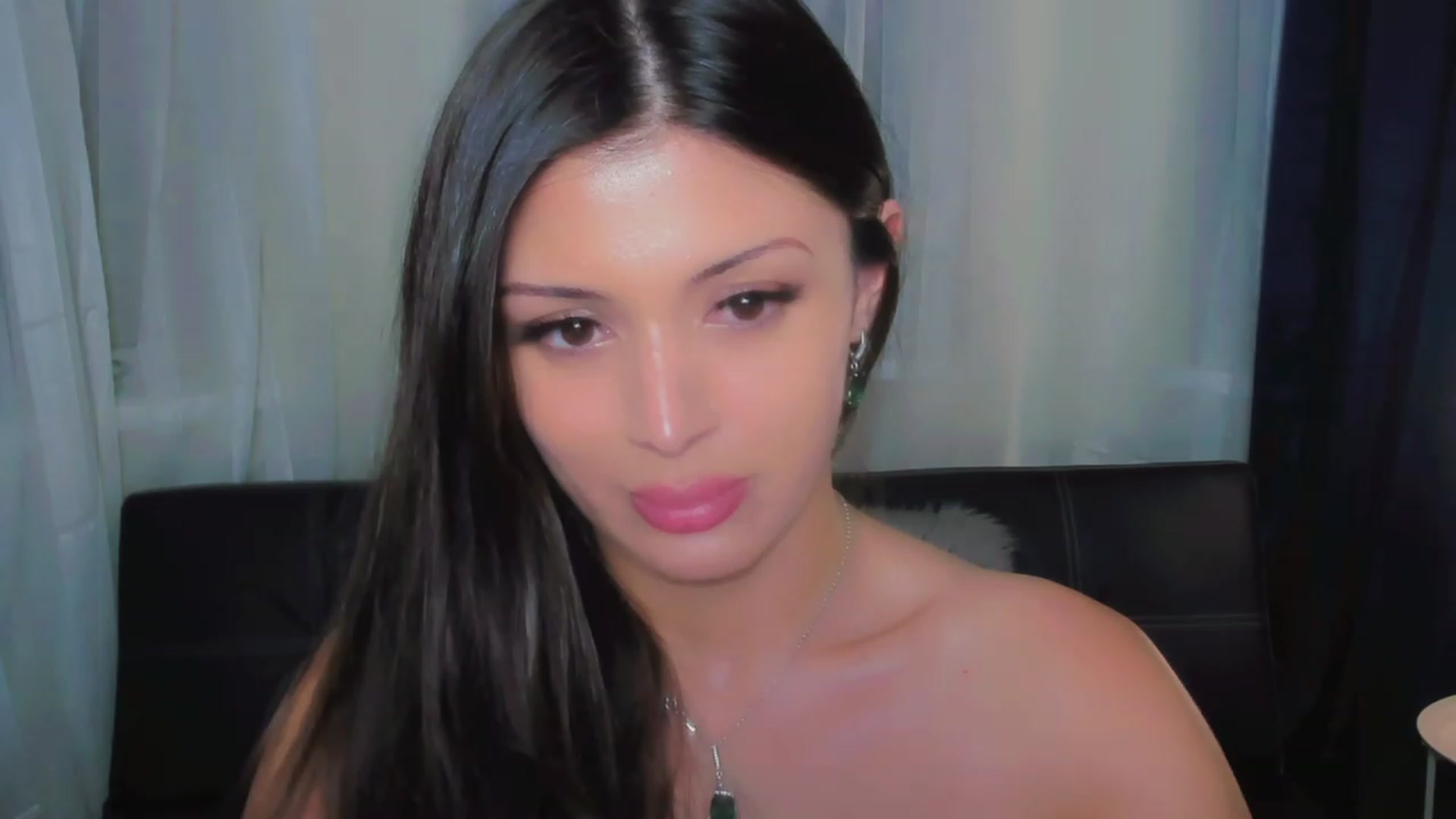 Gallery image thumbnail from Angel_on_Duty's myfreecams stream on, 07/07/2023, 22:05 image 17 of 20