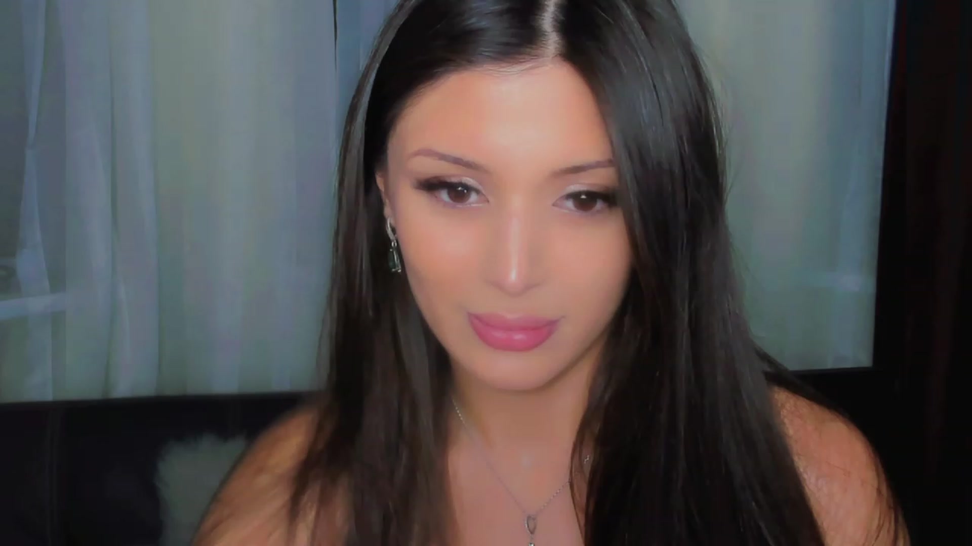Gallery image thumbnail from Angel_on_Duty's myfreecams stream on, 07/08/2023, 21:47 image 4 of 20